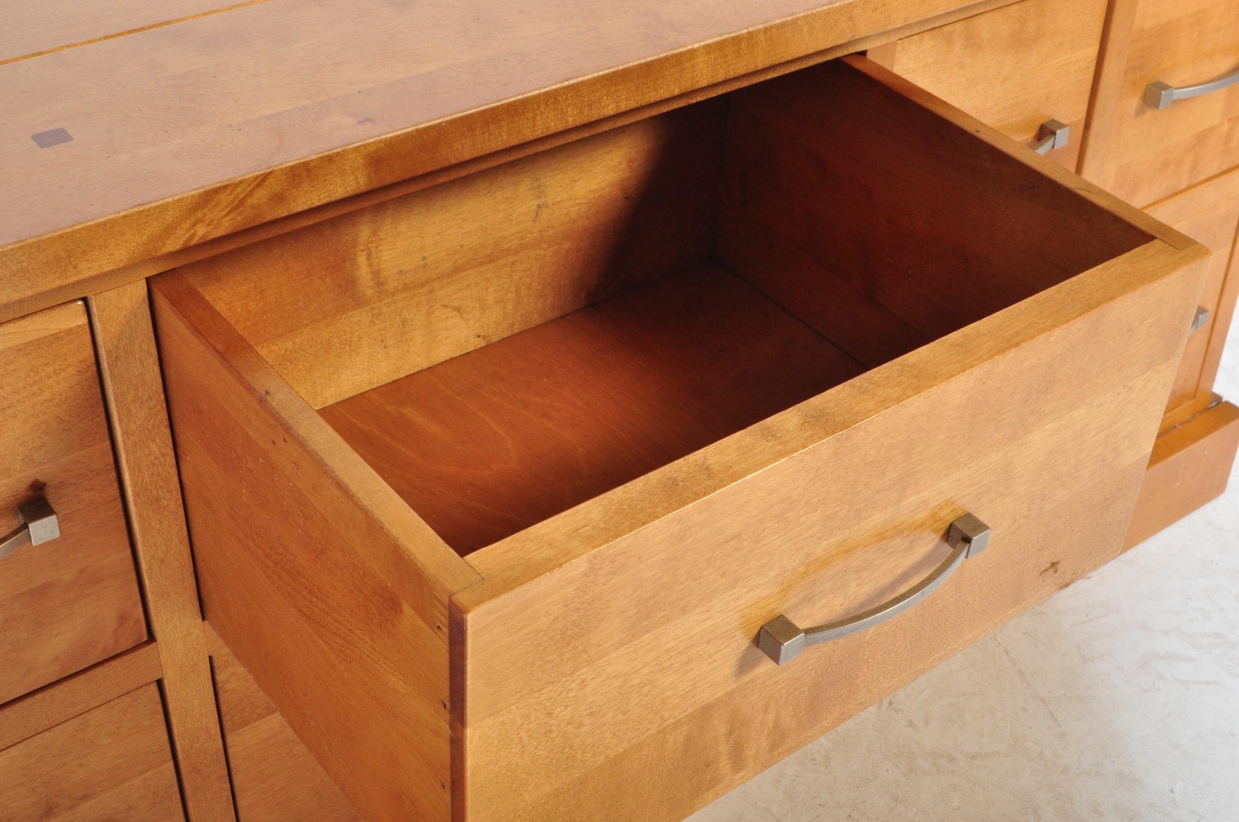 CONTEMPORARY MERCHANTS CHEST STYLE COFFEE TABLE - Image 4 of 6