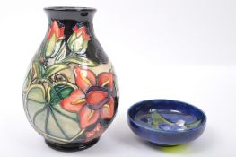 MOORCROFT POTTERY - BRITISH DESIGN - FLORAL VASE