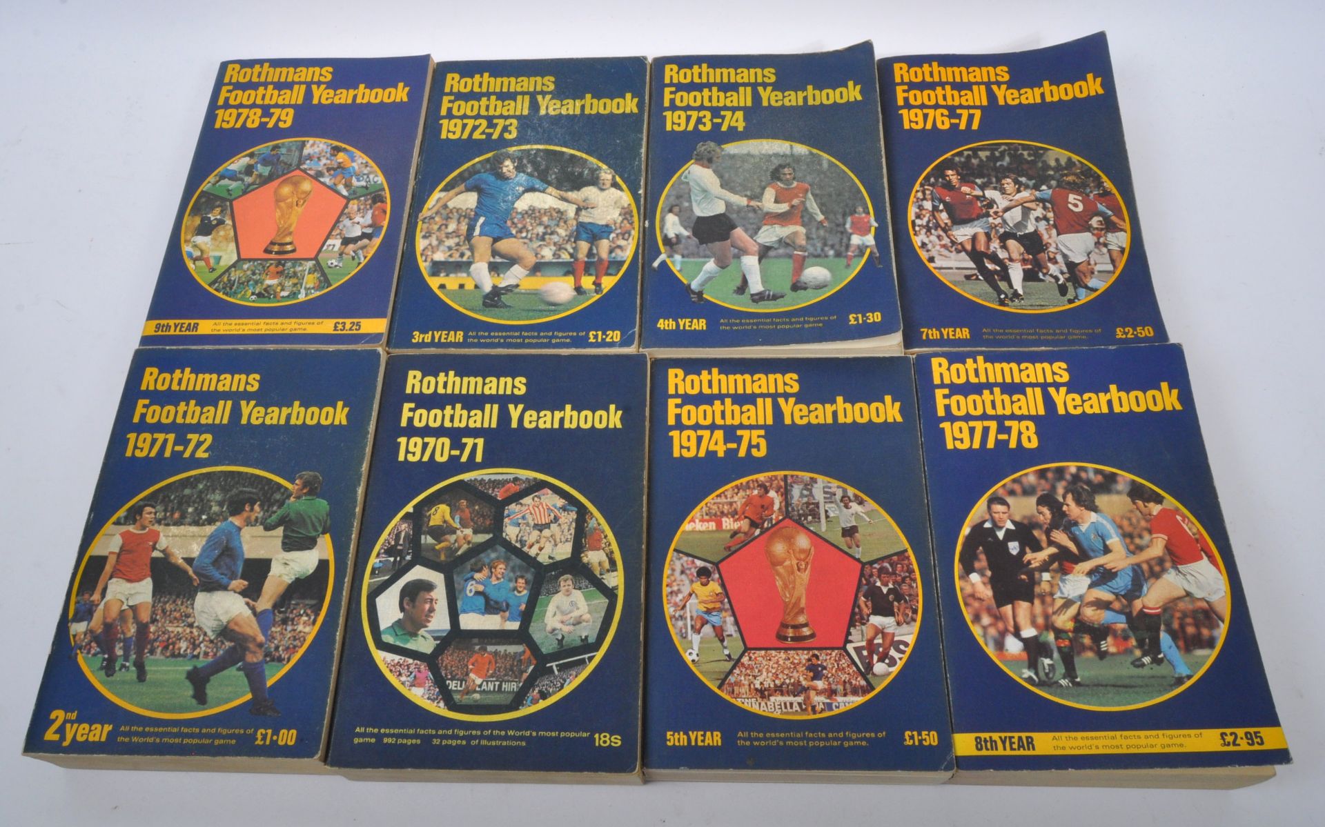 ROTHMANS FOOTBALL YEARBOOK - COLLECTION OF BOOKS - Image 2 of 8