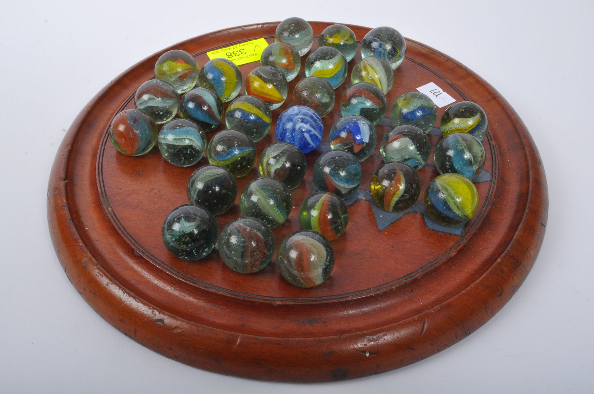 COLLECTION OF EARLY 20TH CENTURY MARBLES & SOLITAIRE BOARD