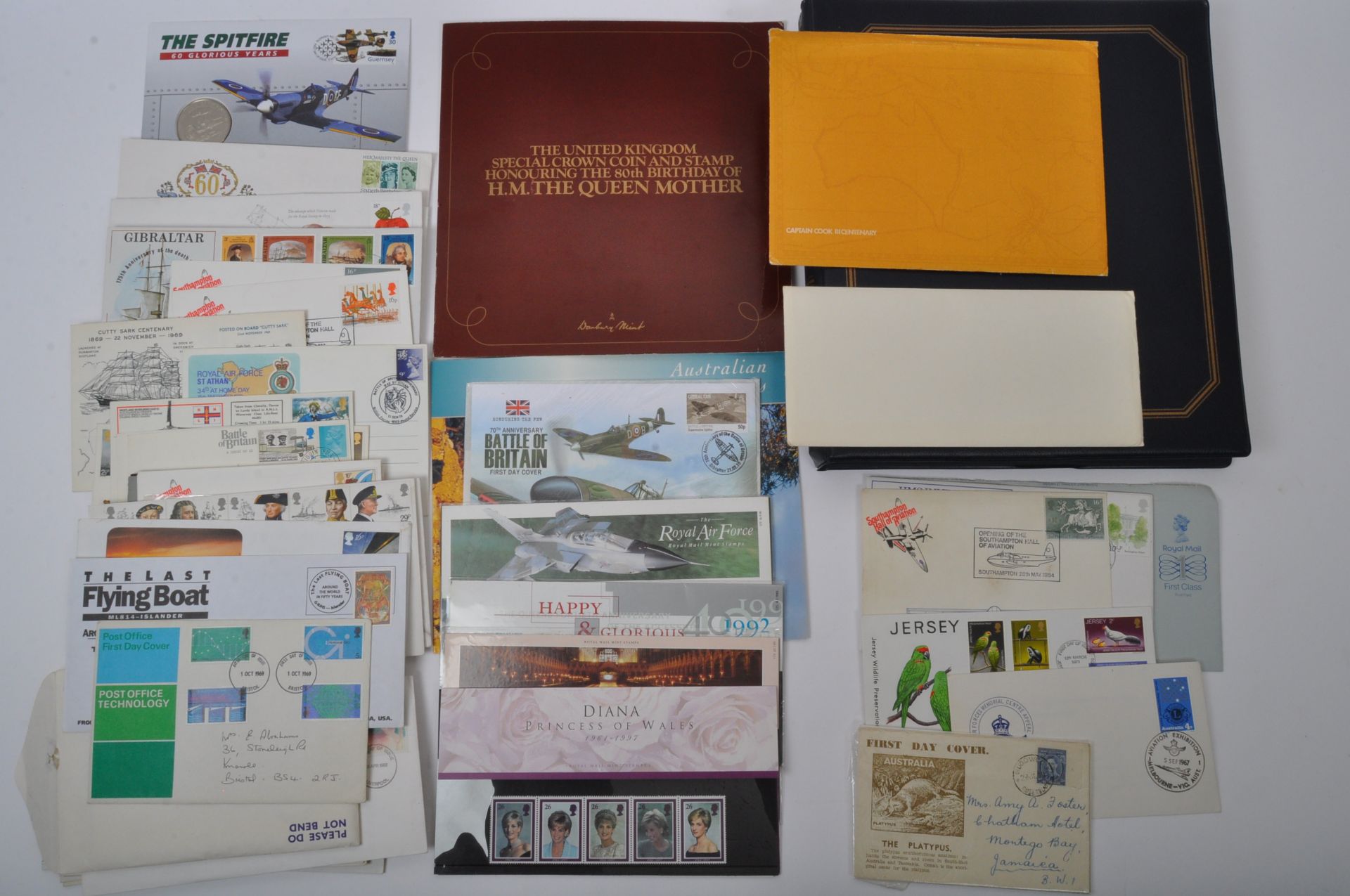 COLLECTION OF BRITISH & AUSTRALIAN STAMPS - INC PRESENTATION PACKS