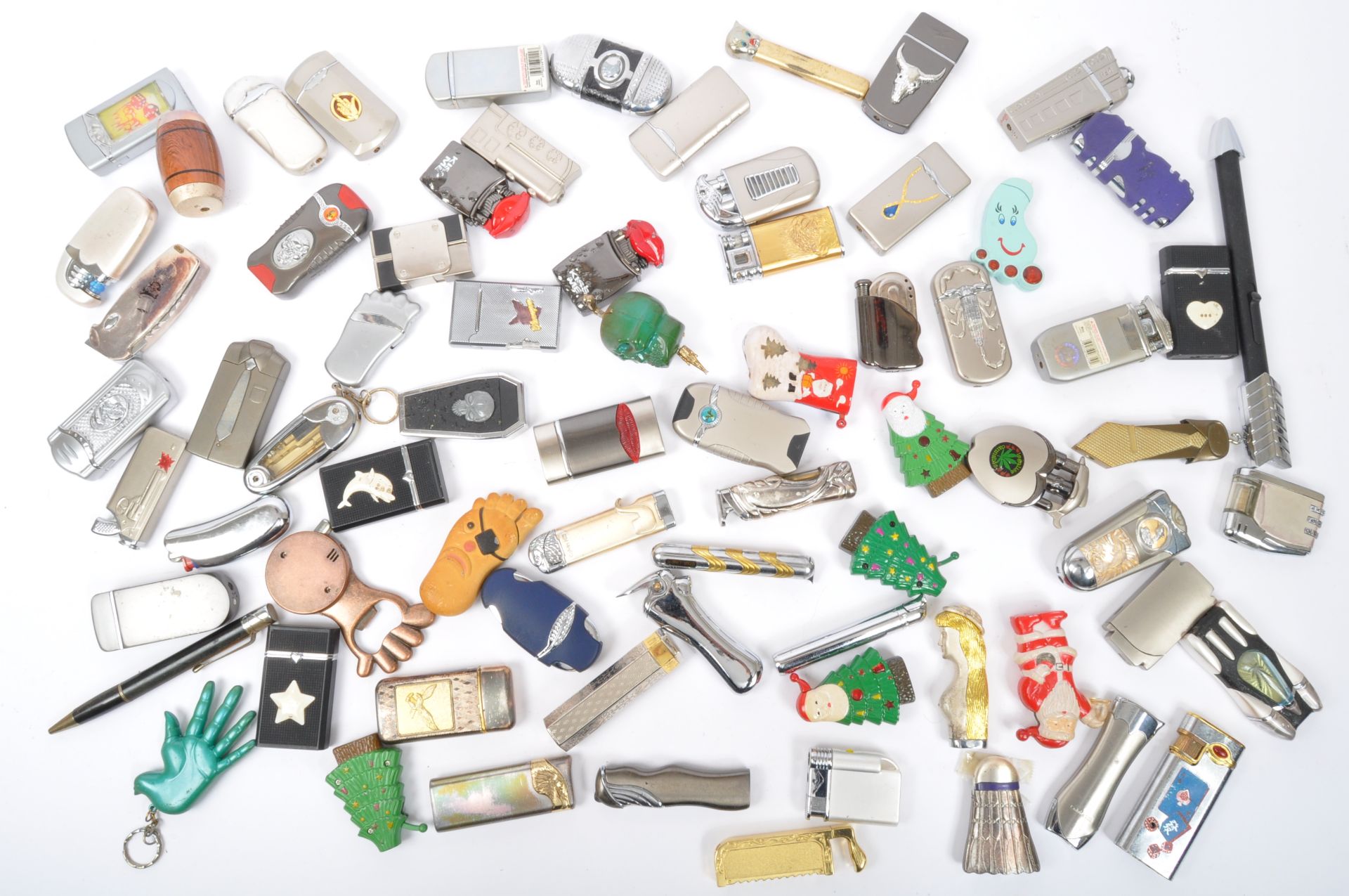 LARGE COLLECTION OF VINTAGE NOVELTY CIGARETTE LIGHTERS