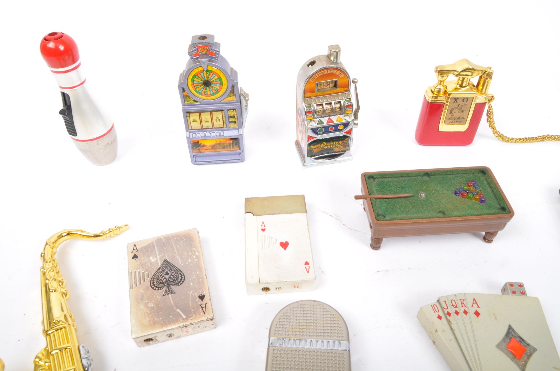 COLLECTION OF VINTAGE NOVELTY CASINO THEMED LIGHTERS - Bild 3 aus 5