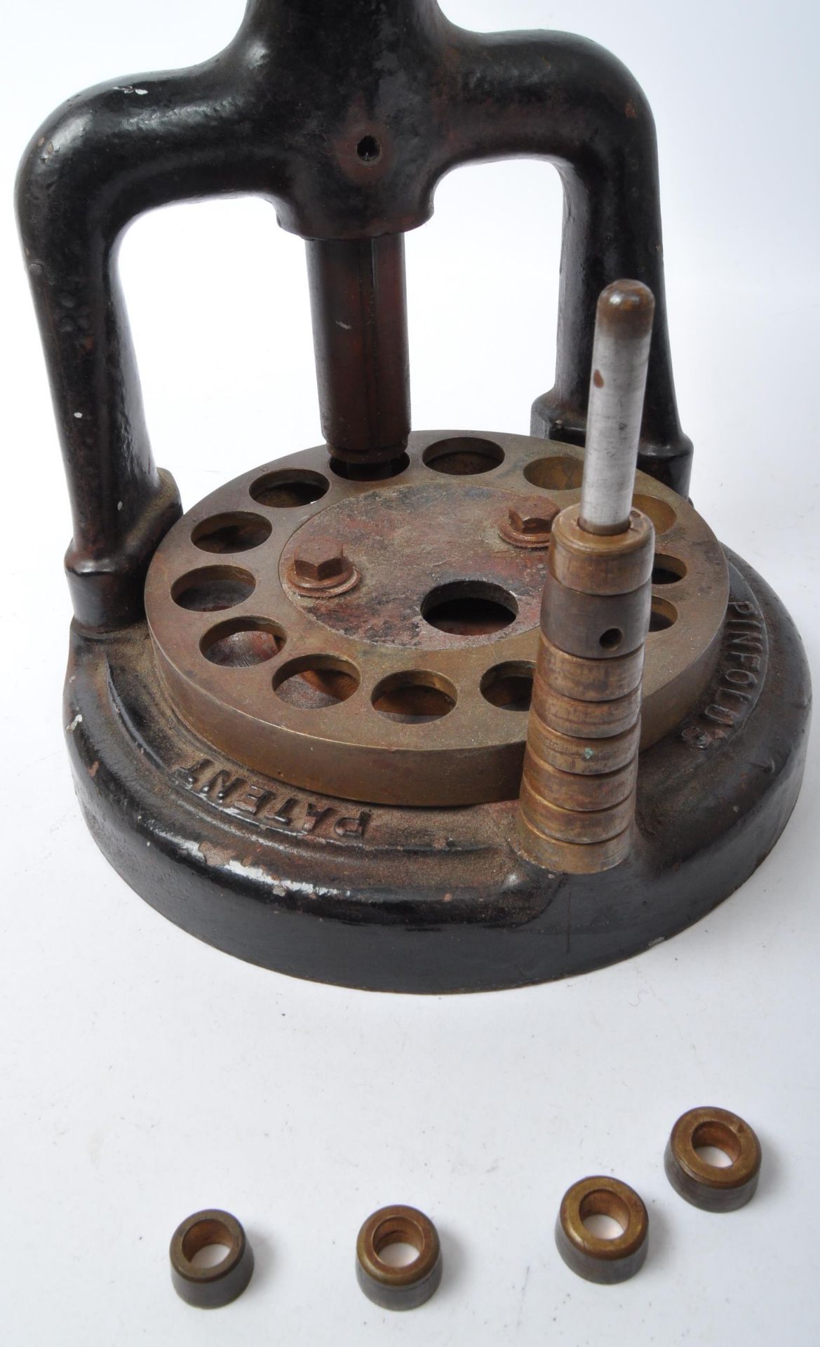 EARLY 20TH CENTURY CAST IRON JEWELLERS RING STRETCHER - Image 3 of 6