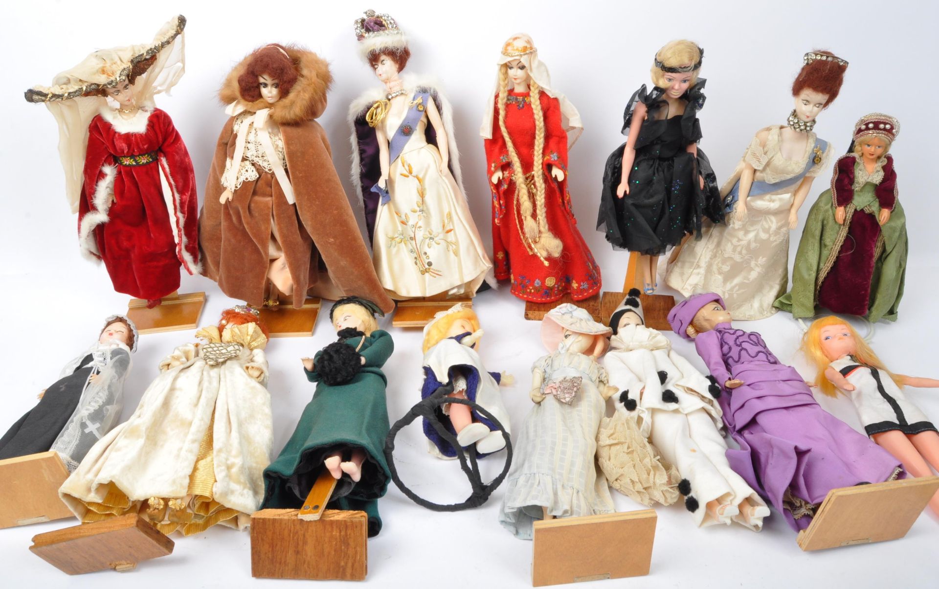 COLLECTION OF VINTAGE DOLLS IN HANDMADE COSTUMES