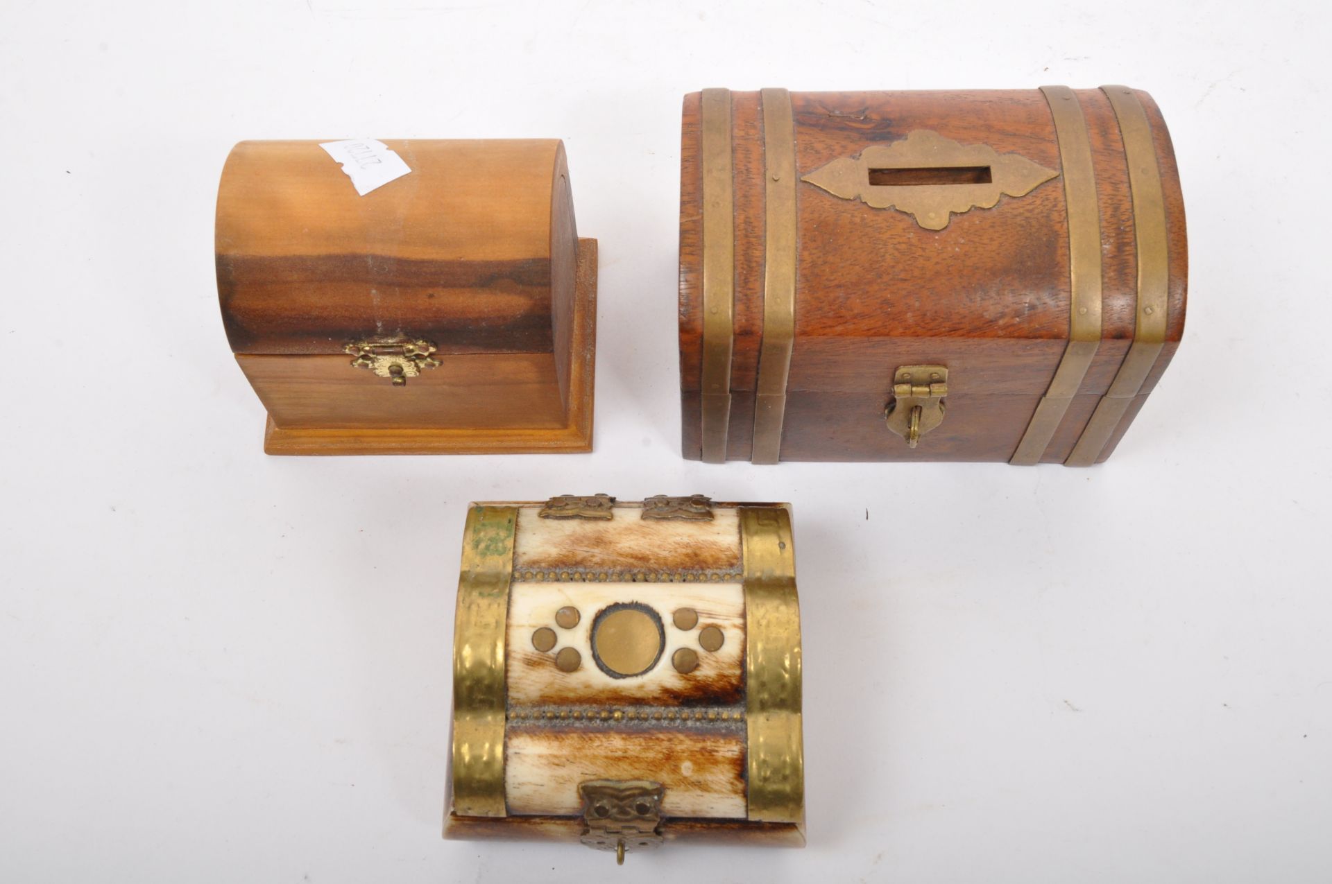 COLLECTION OF WOOD & BONE BOXES - MONEY BANKS - PEN CASES - Bild 4 aus 9