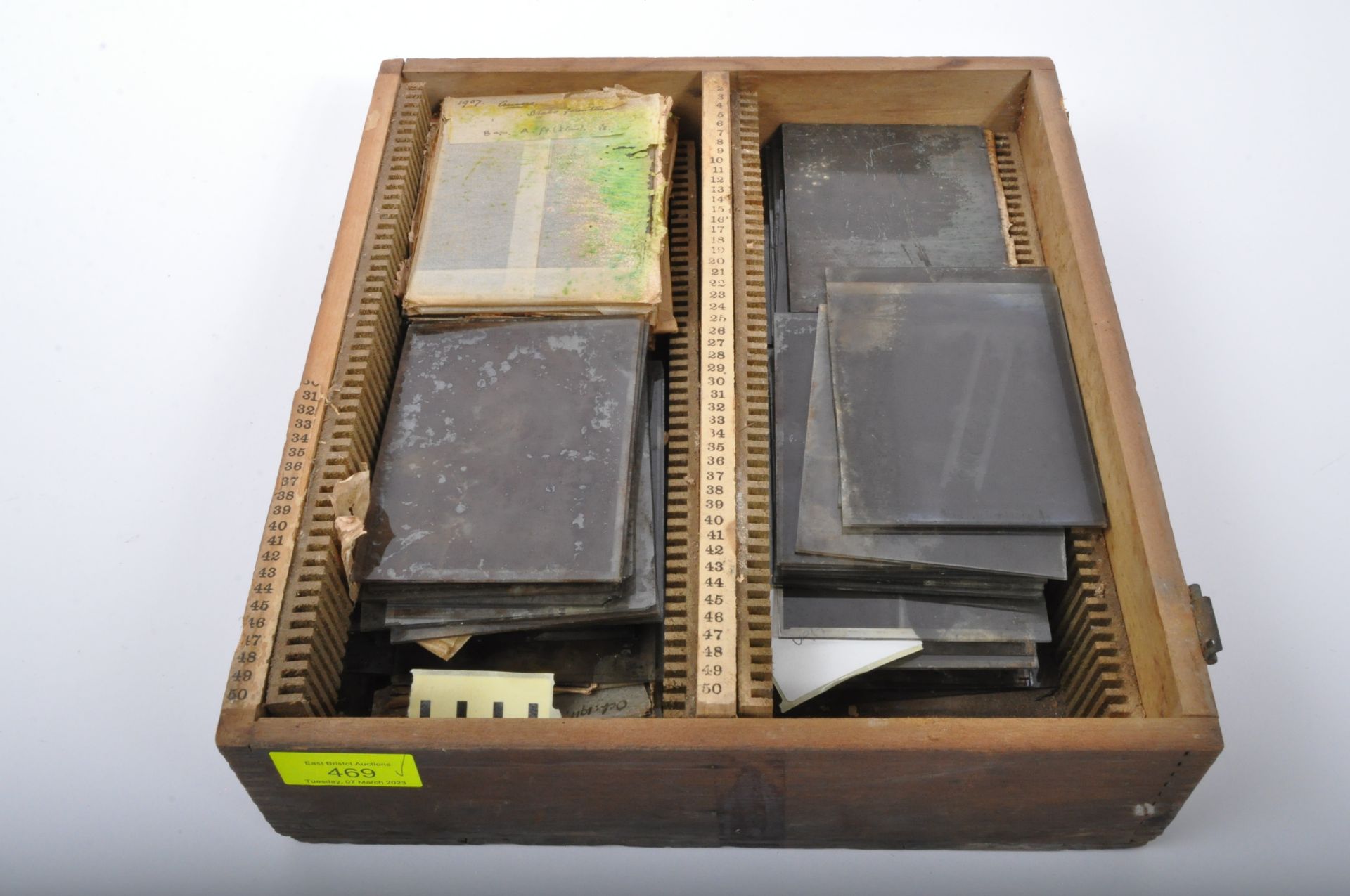 COLLECTION OF EDWARDIAN PHOTOGRAPHIC GLASS SLIDES