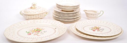 20TH CENTURY ROYAL DOULTON 'WARWICK' CERAMIC DINNER SET