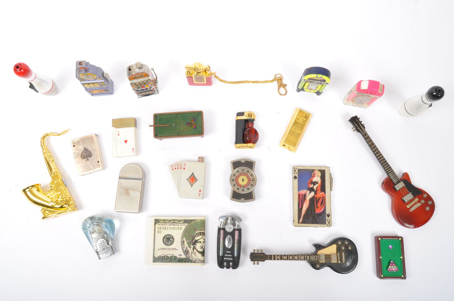 COLLECTION OF VINTAGE NOVELTY CASINO THEMED LIGHTERS - Bild 2 aus 5