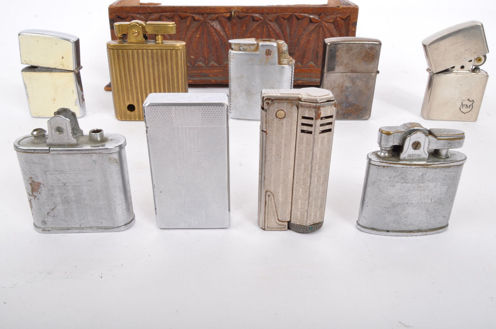 ASSORTMENT OF VINTAGE NOVELTY CIGARETTE POCKET LIGHTERS - Bild 4 aus 5