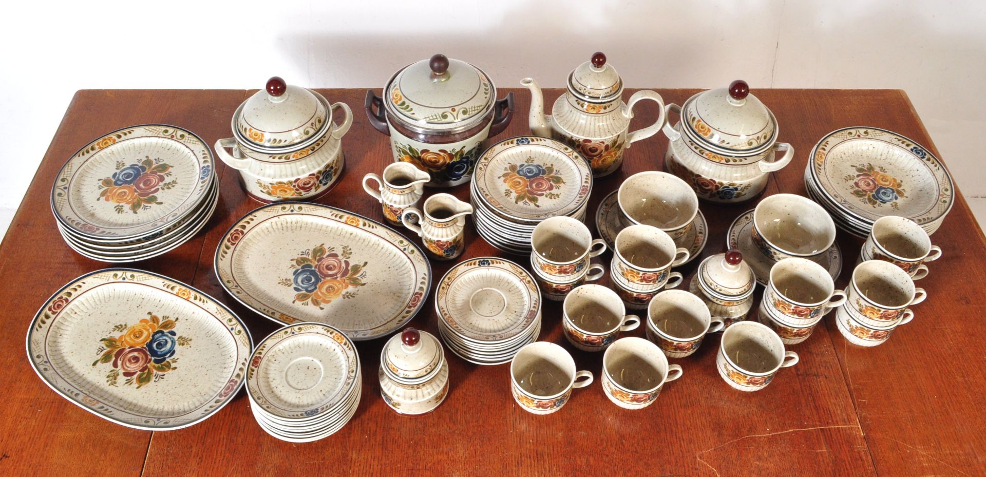 VINTAGE GERMAN SPULMASCHINENFEST DINNER & TEA SERVICE - Image 2 of 6