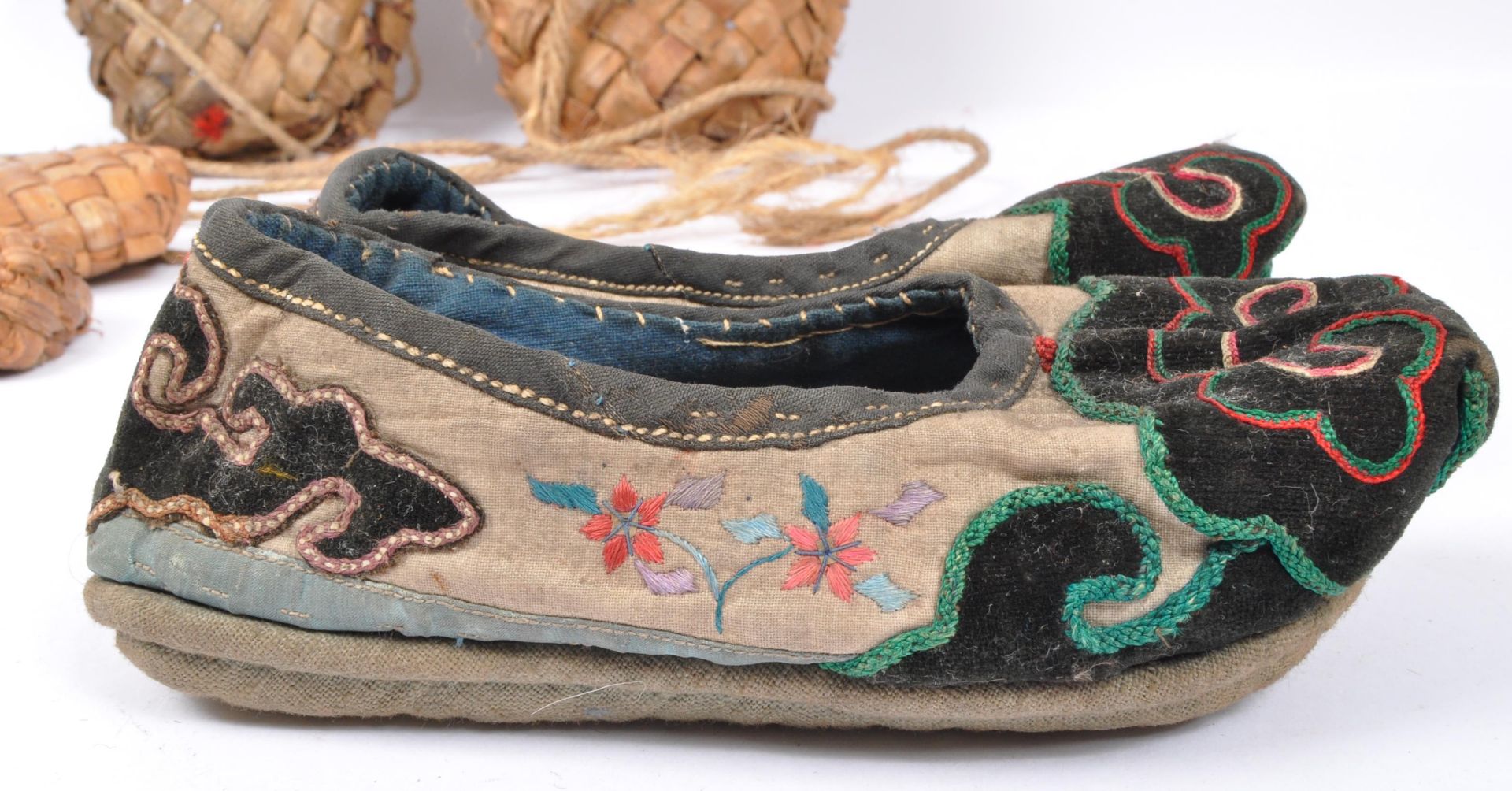 COLLECTION OF CHINESE SHOES - EMBROIDERED & WOVEN - Image 5 of 6