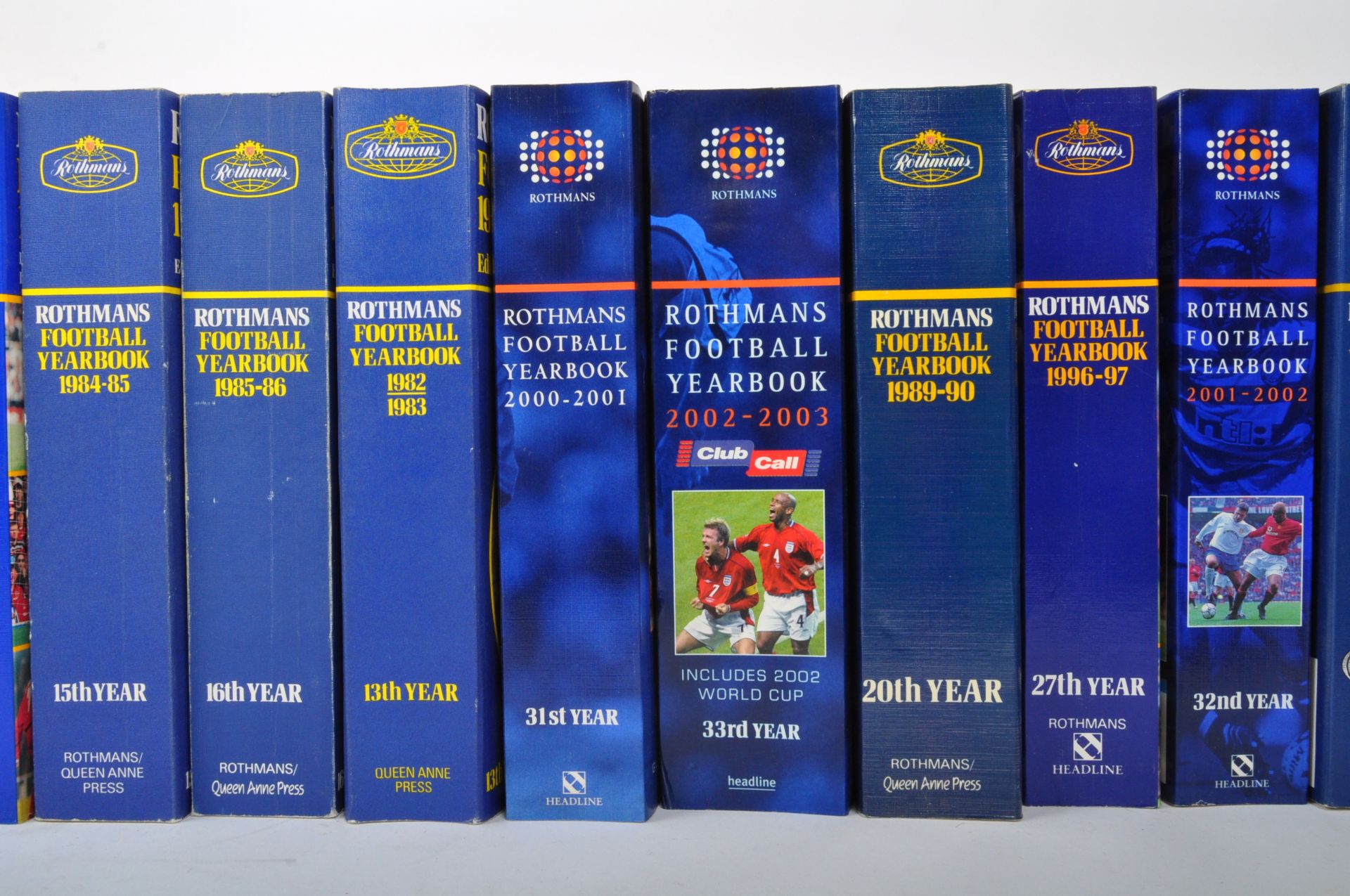 ROTHMANS FOOTBALL YEARBOOK - COLLECTION OF BOOKS - Image 4 of 8