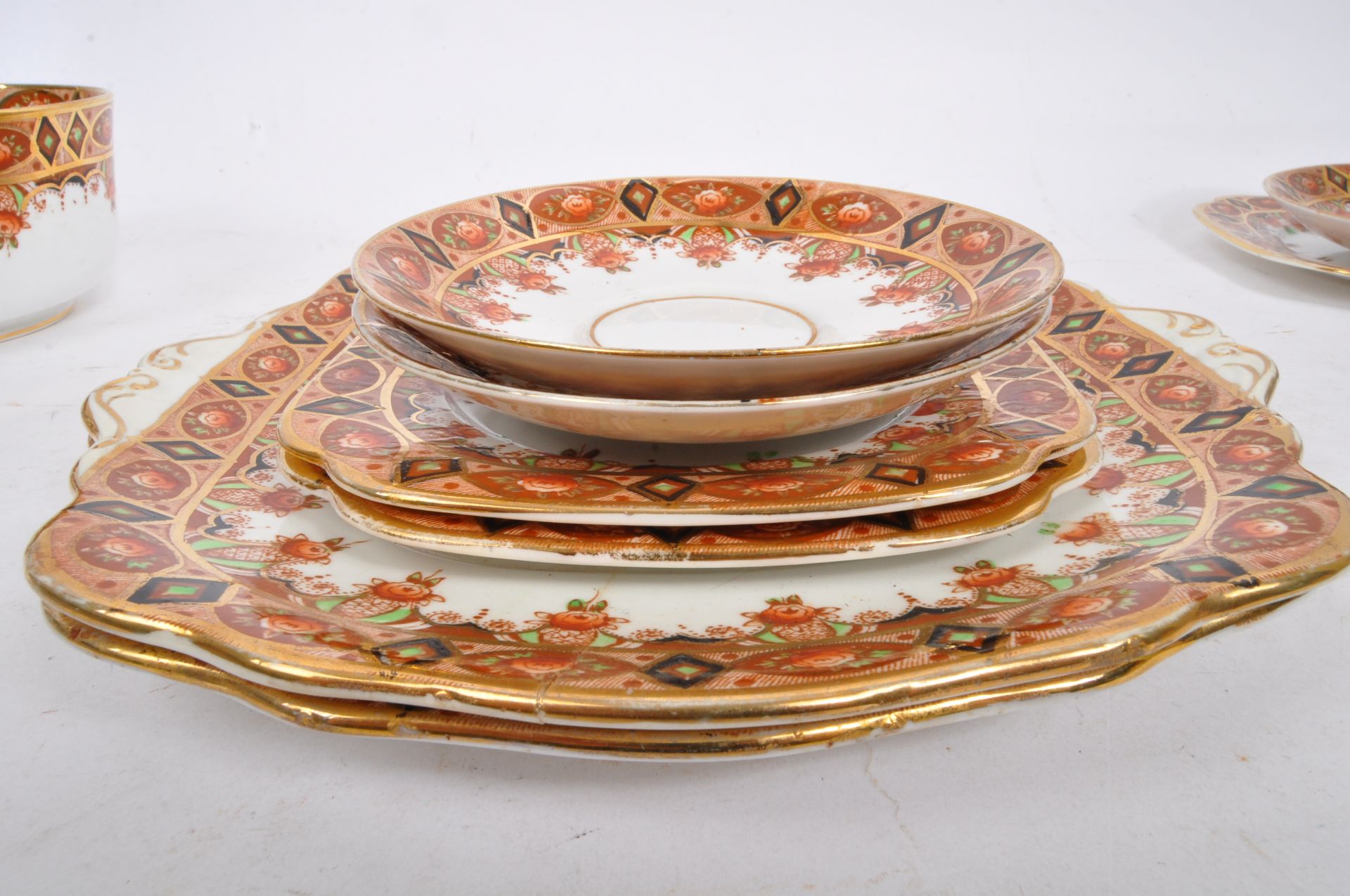 EARLY 20TH CENTURY ROSLYN CHINA TEA SERVICE - Image 2 of 6