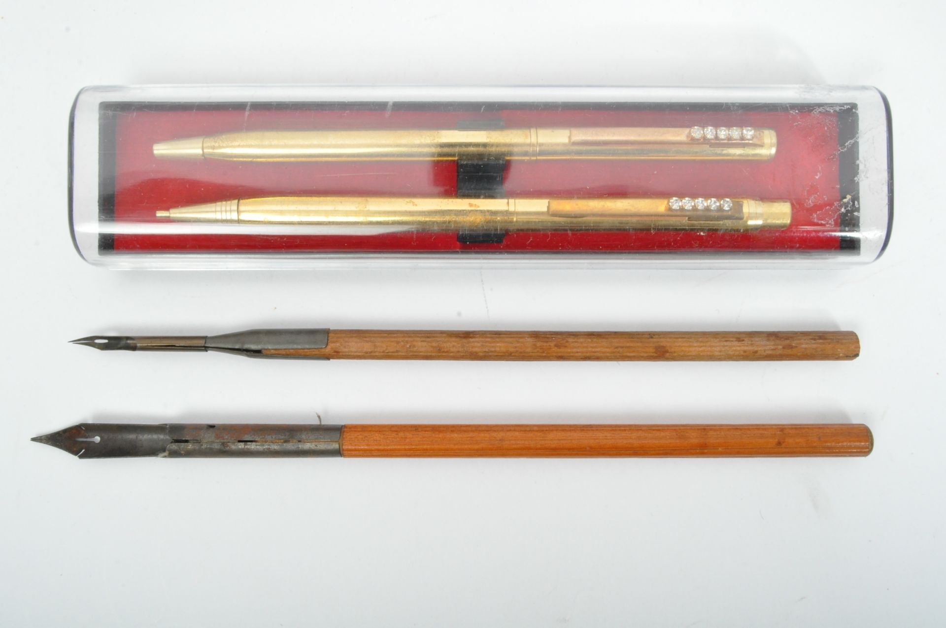 COLLECTION OF 20TH CENTURY PENS & WRITING INSTRUMENTS - Image 4 of 8