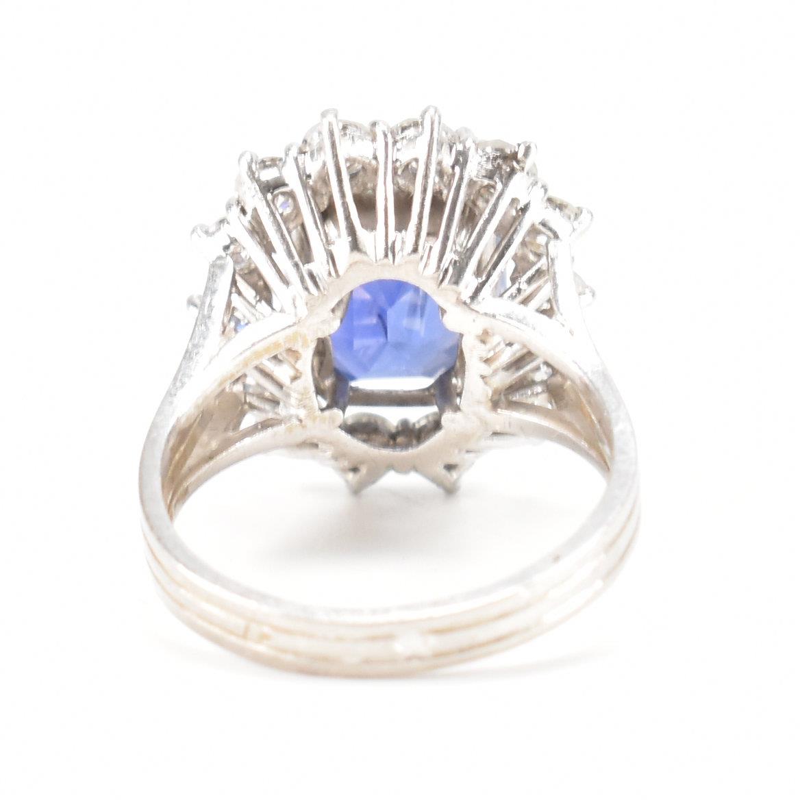 FRENCH CEYLON COLOUR CHANGE SAPPHIRE & DIAMOND CLUSTER RING - Image 3 of 9