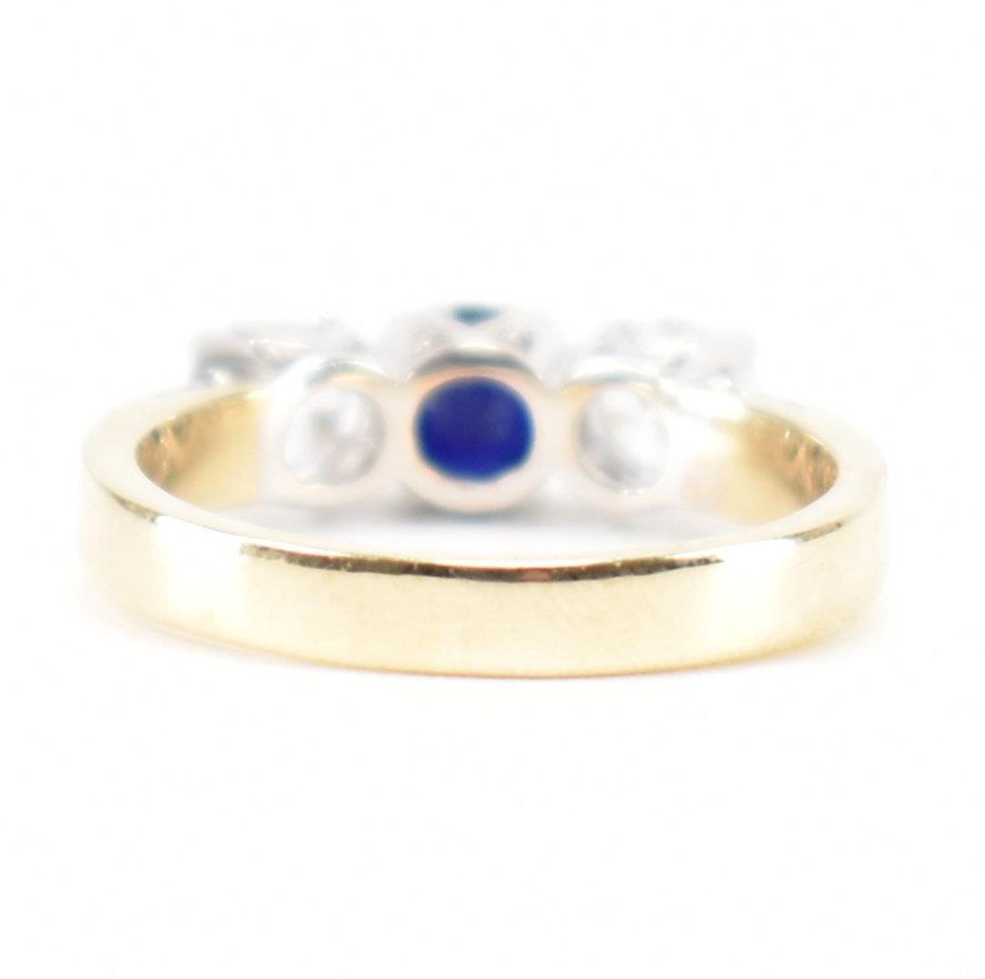 HALLMARKED 9CT GOLD SYNTHETIC SAPPHIRE & CZ RING - Image 4 of 8