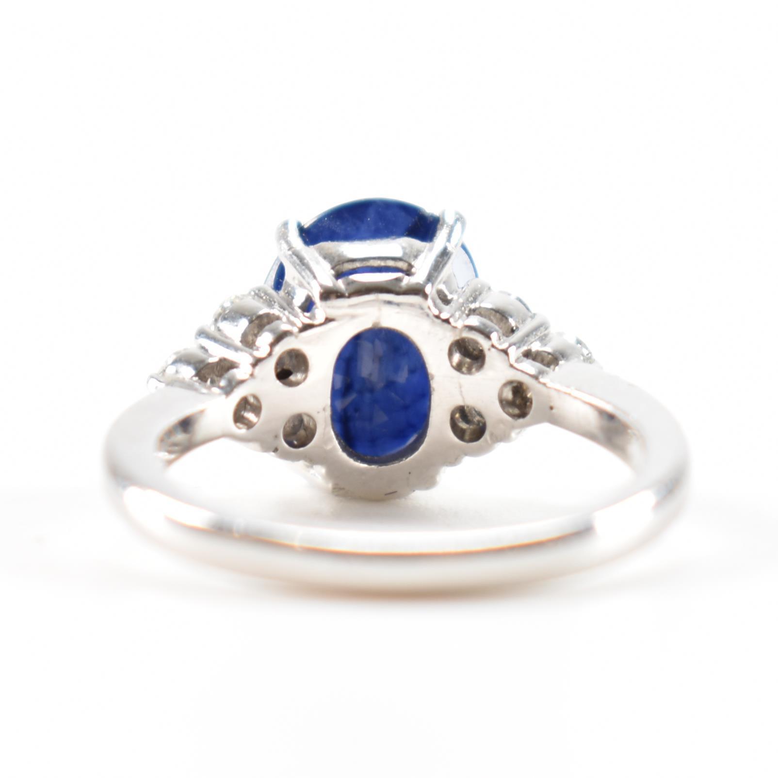 18CT WHITE GOLD SAPPHIRE & DIAMOND RING - Image 4 of 8