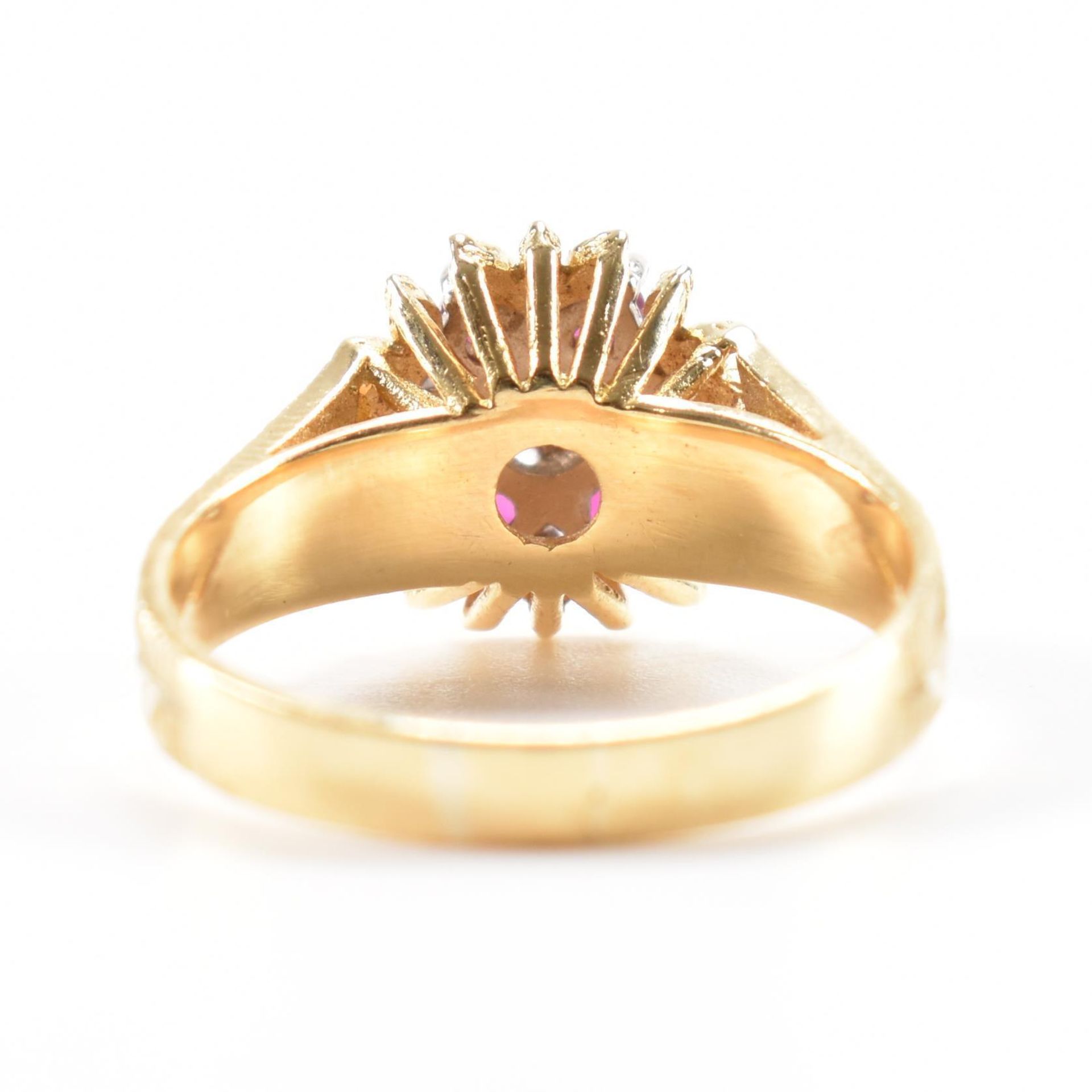 VINTAGE GOLD RUBY & DIAMOND CLUSTER RING - Image 4 of 8