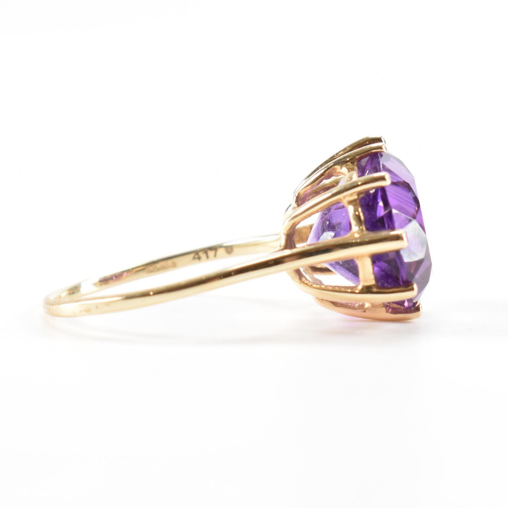 HALLMARKED 9CT GOLD AMETHYST DRESS RING - Image 5 of 9