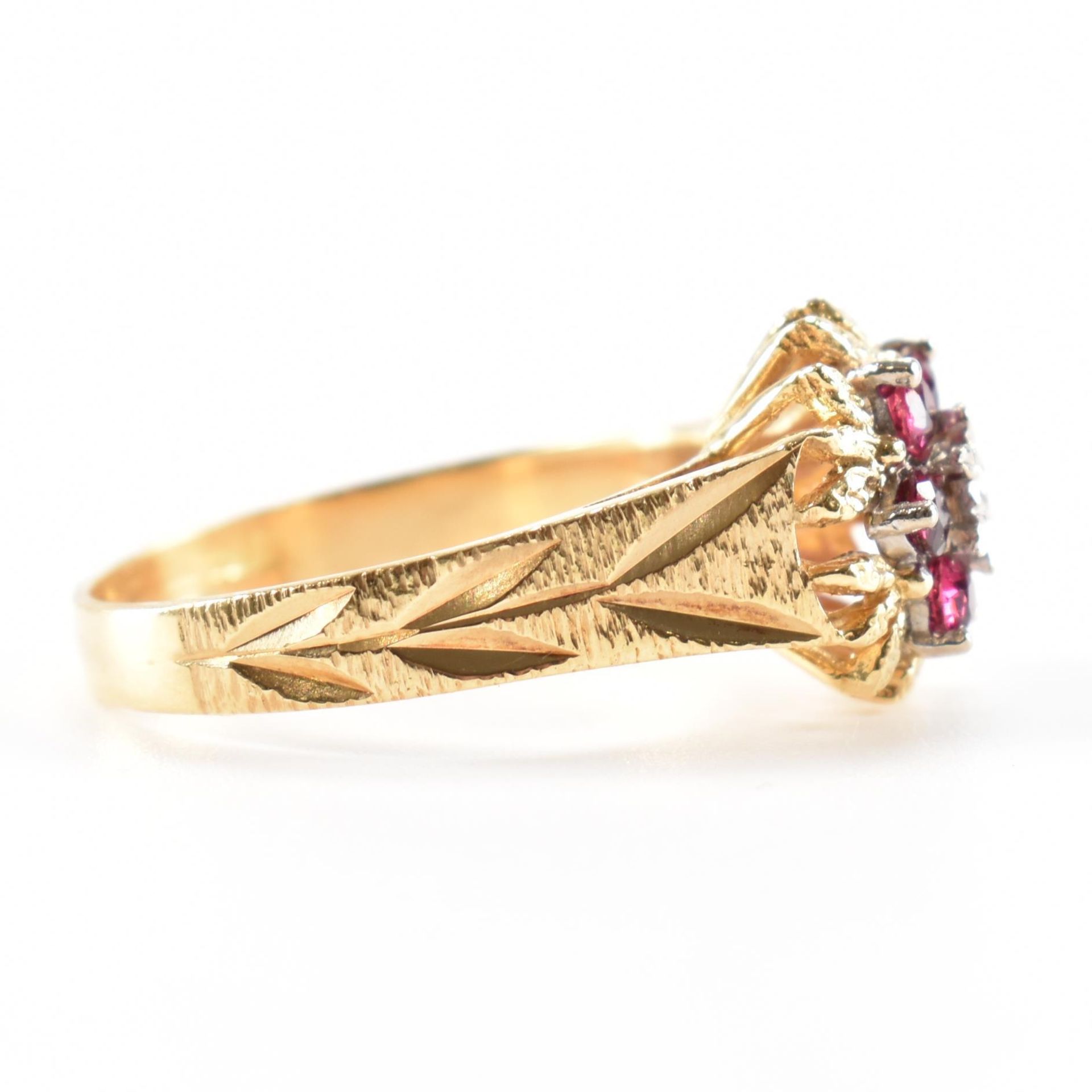 VINTAGE GOLD RUBY & DIAMOND CLUSTER RING - Image 5 of 8