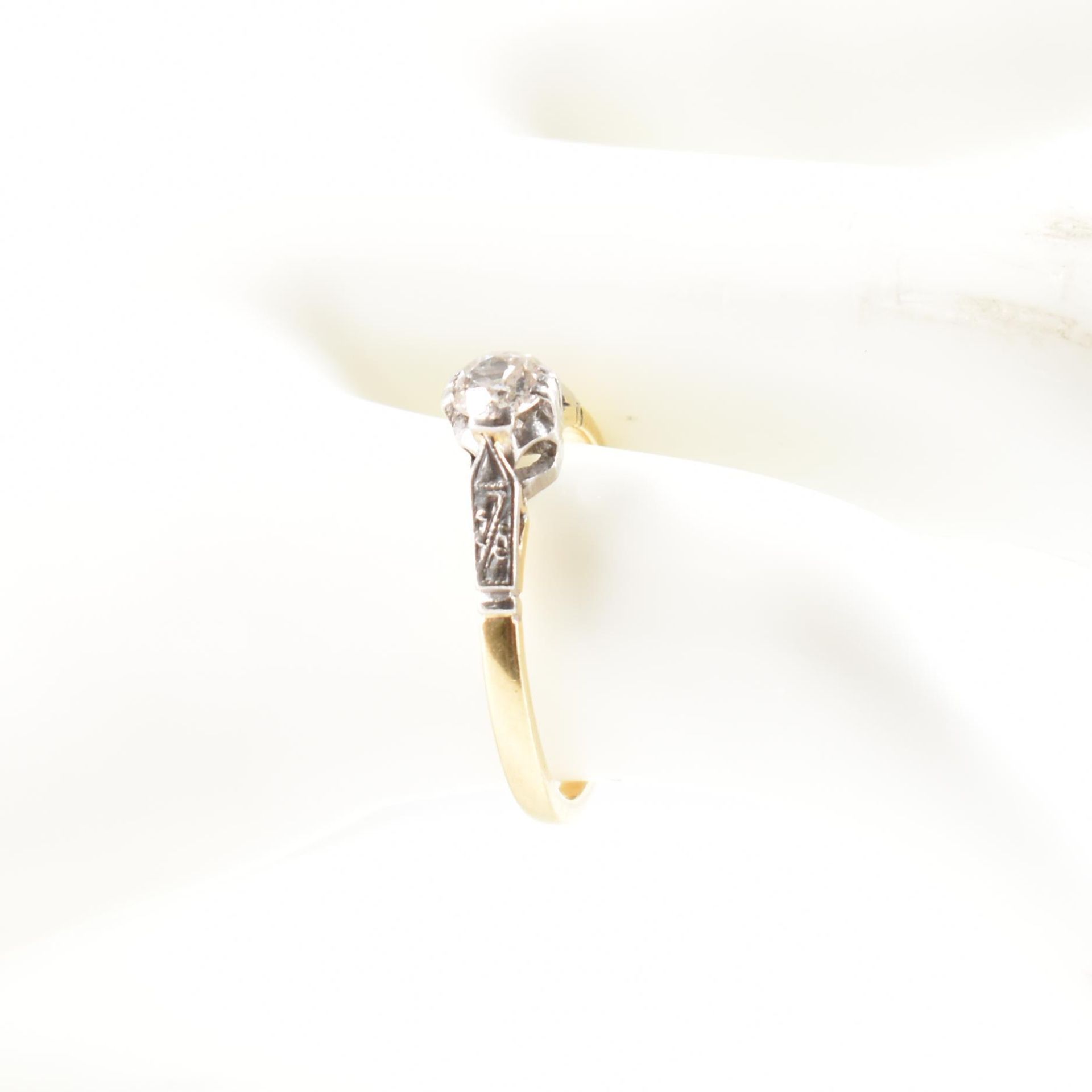 VINTAGE GOLD & DIAMOND SINGLE STONE RING - Image 6 of 6