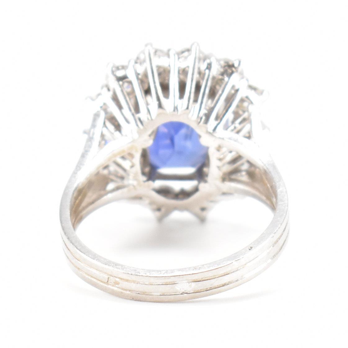 FRENCH CEYLON COLOUR CHANGE SAPPHIRE & DIAMOND CLUSTER RING - Image 4 of 9