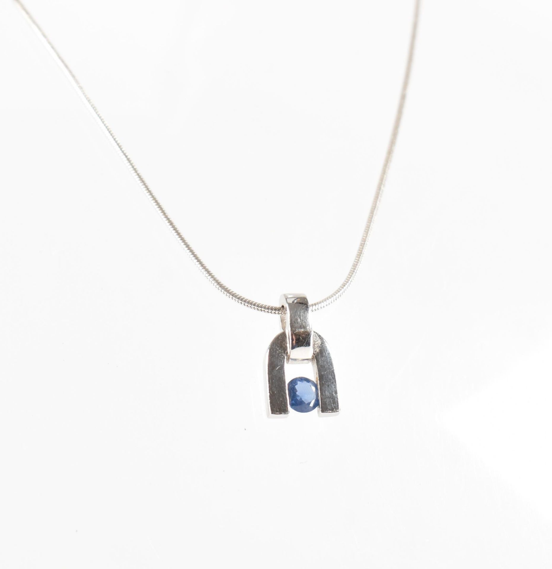 HALLMARKED 18CT WHITE GOLD & SAPPHIRE PENDANT NECKLACE - Image 2 of 6