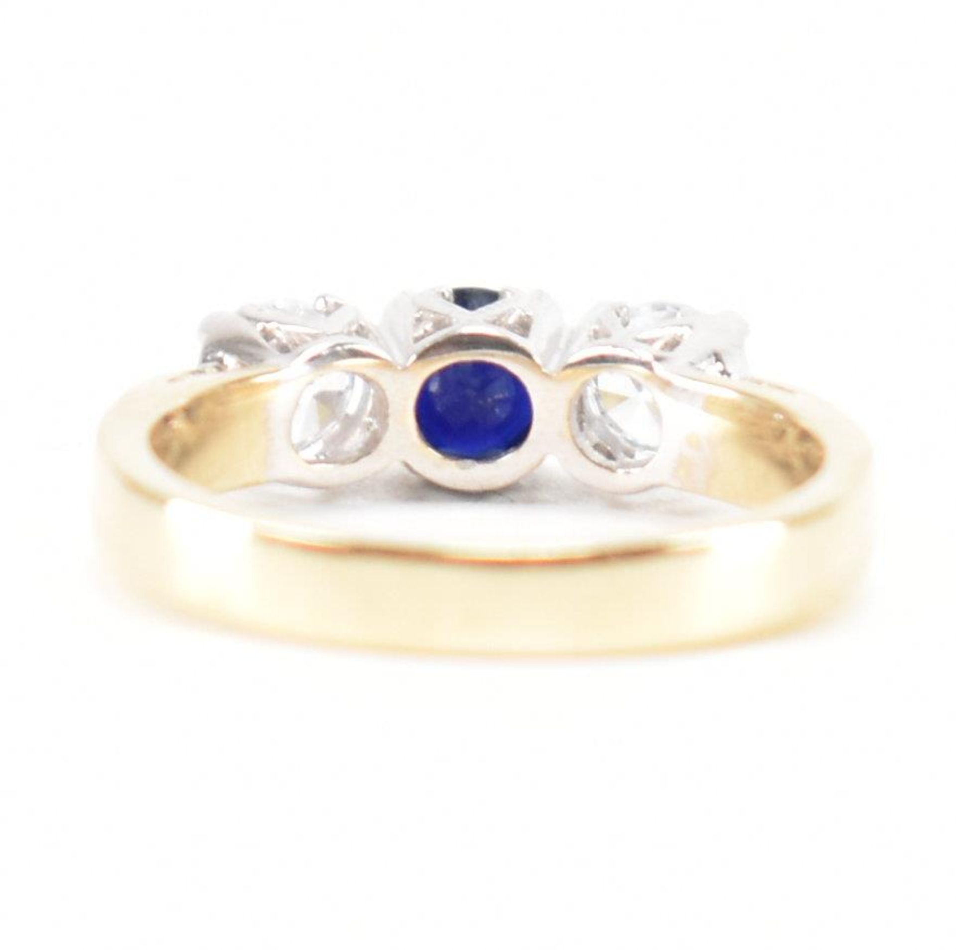 HALLMARKED 9CT GOLD SYNTHETIC SAPPHIRE & CZ RING - Image 3 of 8