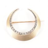 18CT GOLD & DIAMOND CRESCENT BROOCH PIN