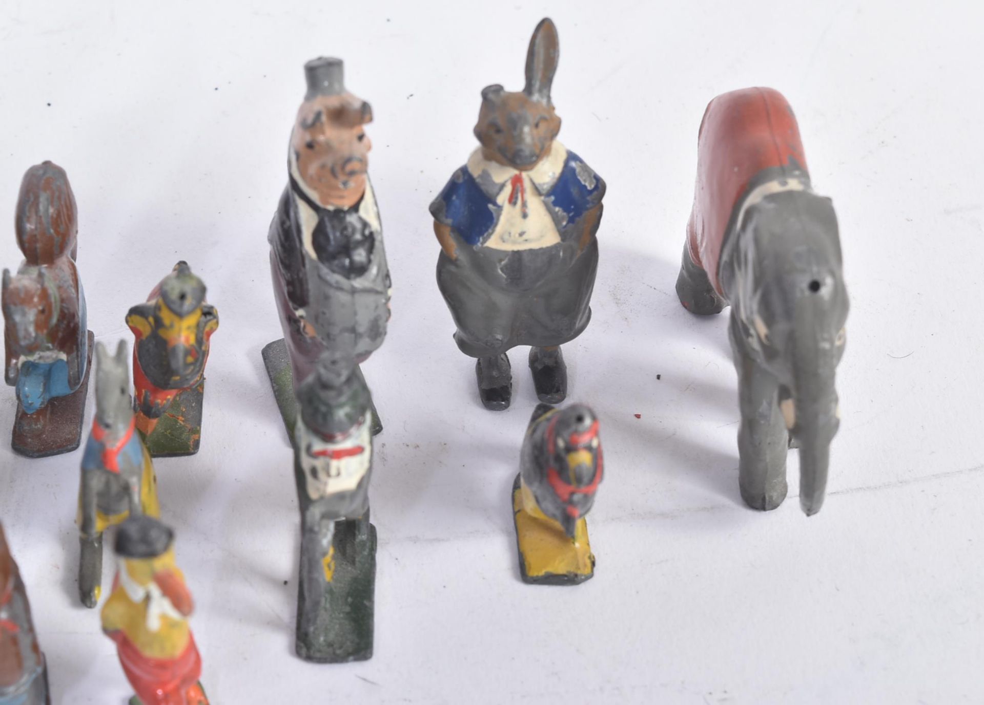 COLLECTION OF VINTAGE CADBURYS COCOCUBS HOLLOWCAST FIGURES - Image 5 of 6