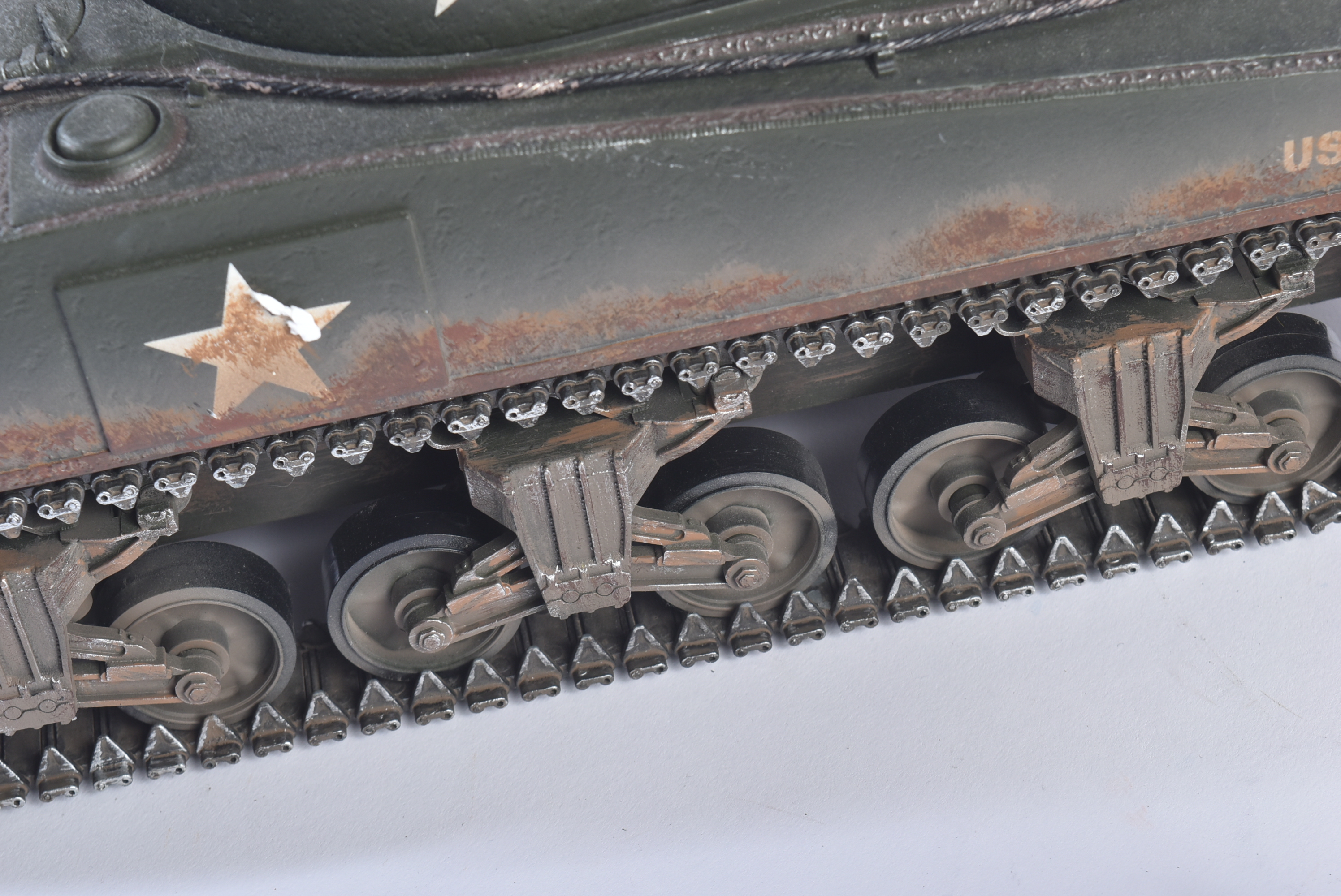 UNIMAX FORCES OF VALOUR 1/16 SCALE DIECAST M4A3 SHERMAN TANK MODEL - Image 8 of 13