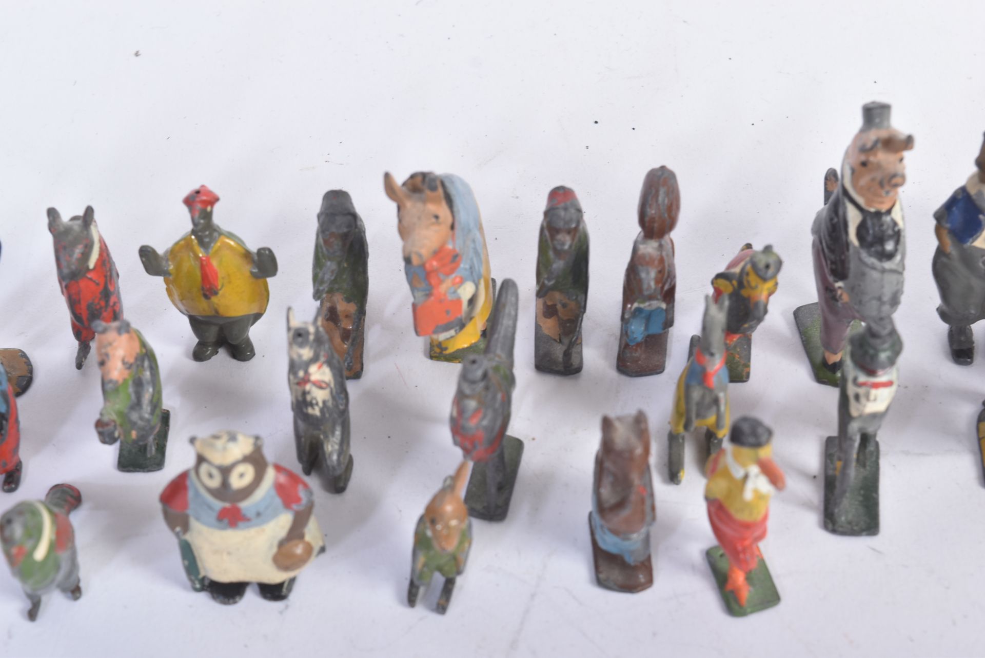 COLLECTION OF VINTAGE CADBURYS COCOCUBS HOLLOWCAST FIGURES - Image 4 of 6