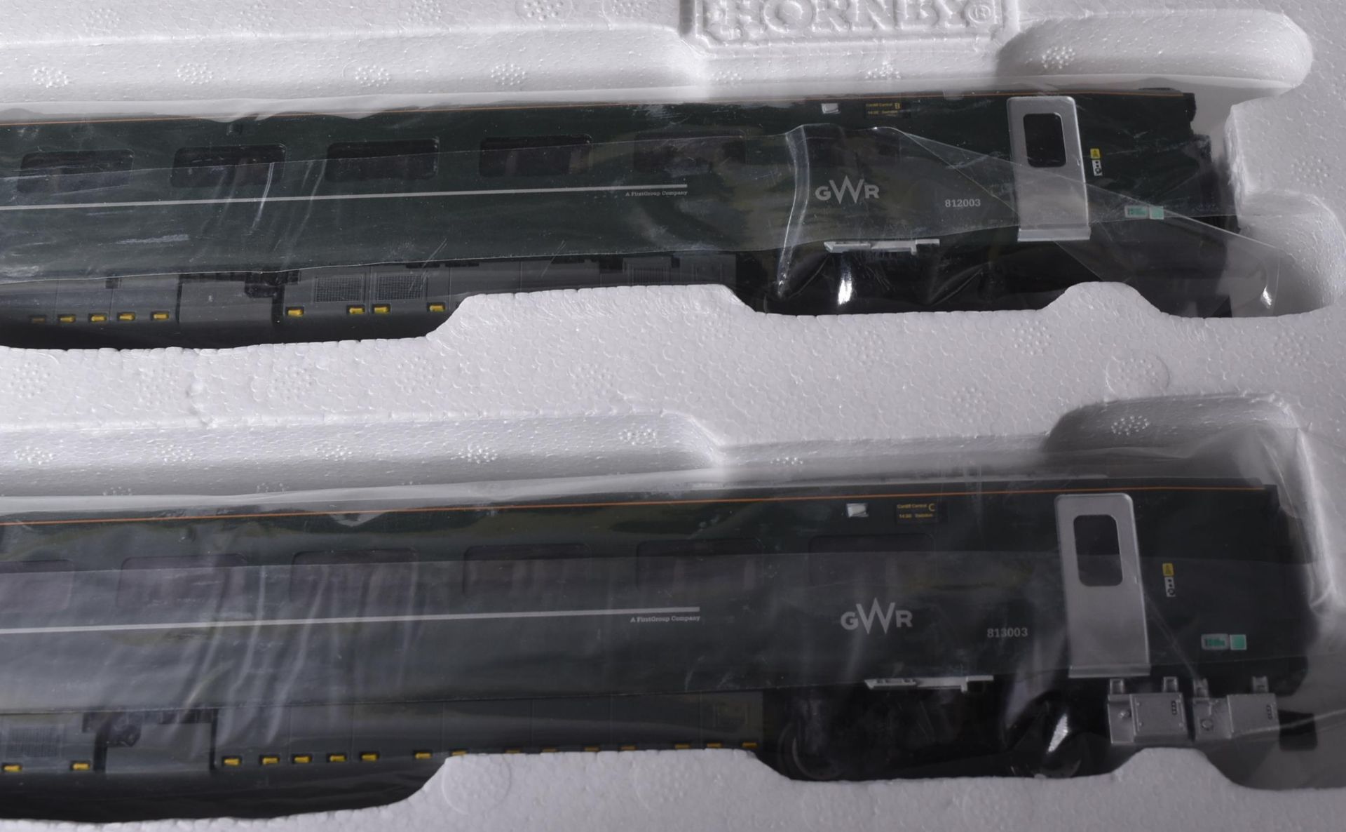 HORNBY OO GAUGE MODEL RAILWAY TRAIN SET COACH PACK - Bild 3 aus 5