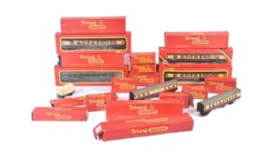 COLLECTION OF VINTAGE TRIANG HORNBY OO GAUGE ROLLING STOCK
