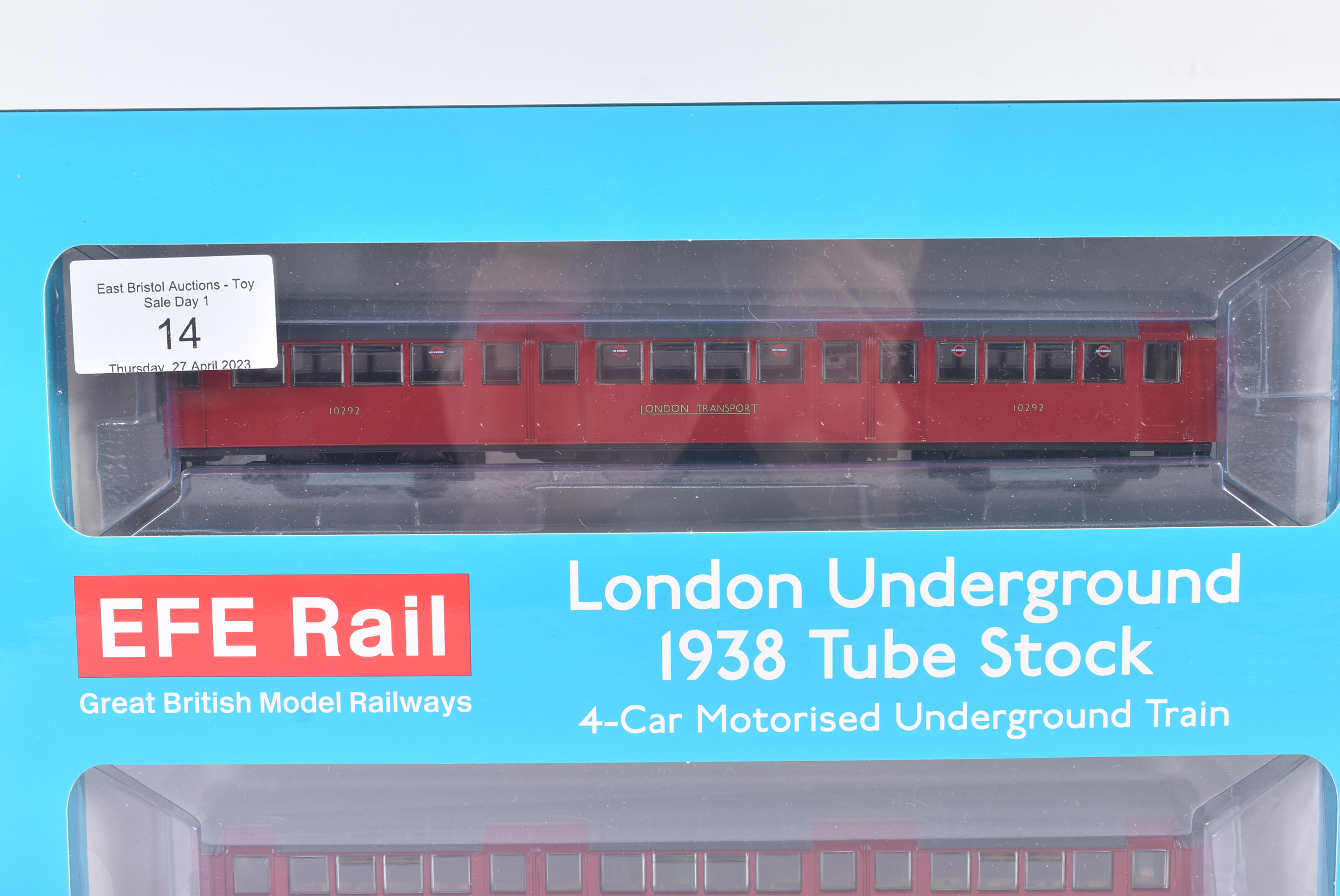 BACHMANN OO GAUGE LONDON UNDERGROUND 4-CAR TUBE TRAIN - Image 3 of 5