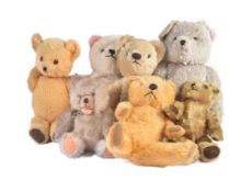 COLLECTION OF VINTAGE SOFT TOY TEDDY BEARS