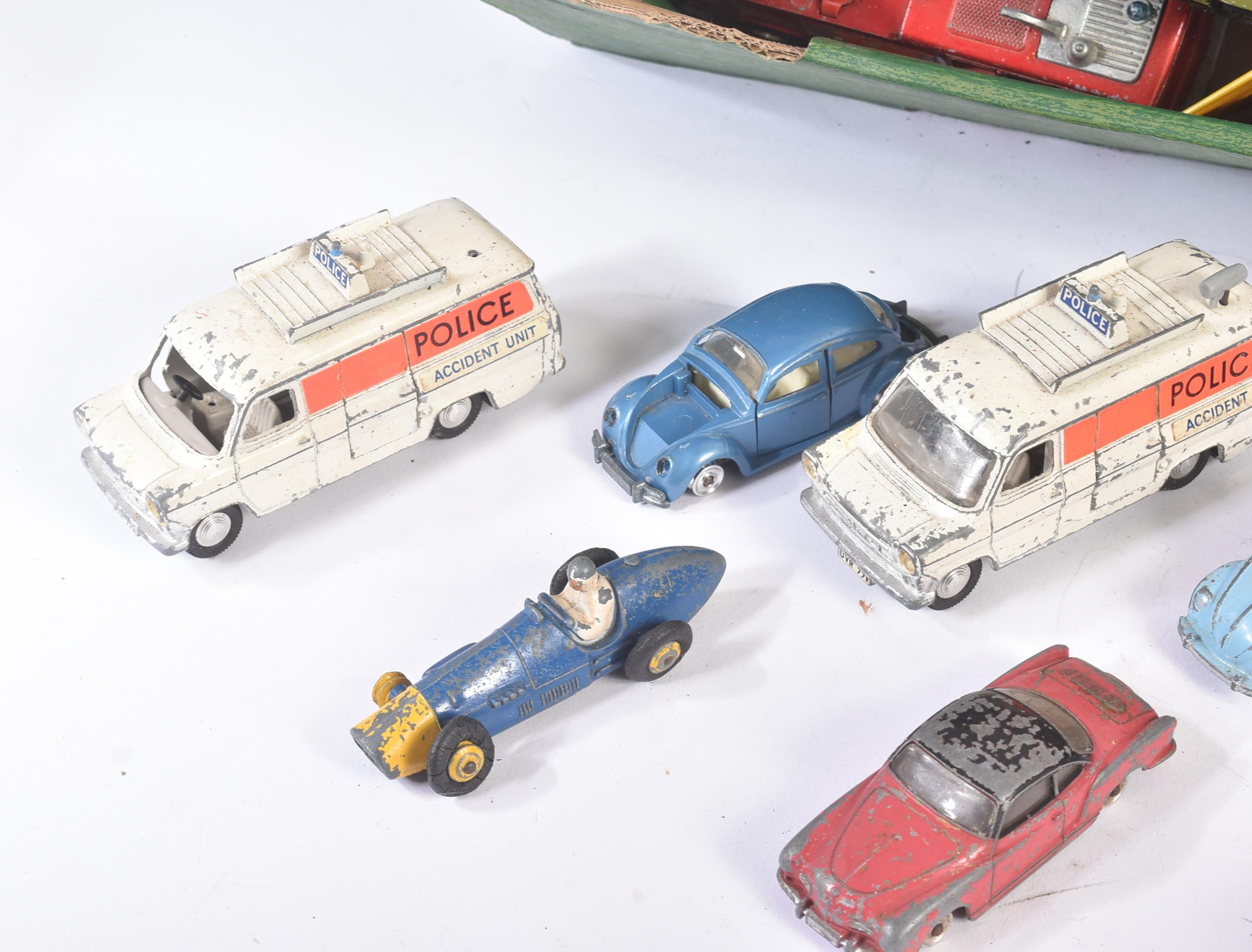 LARGE COLLECTION OF VINTAGE DINKY TOYS DIECAST MODELS - Image 3 of 10