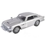 JAMES BOND 1:8 SCALE ASTON MARTIN