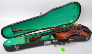 VINTAGE 20TH CENTURY LARK VIOLIN WITH BOW & CASE