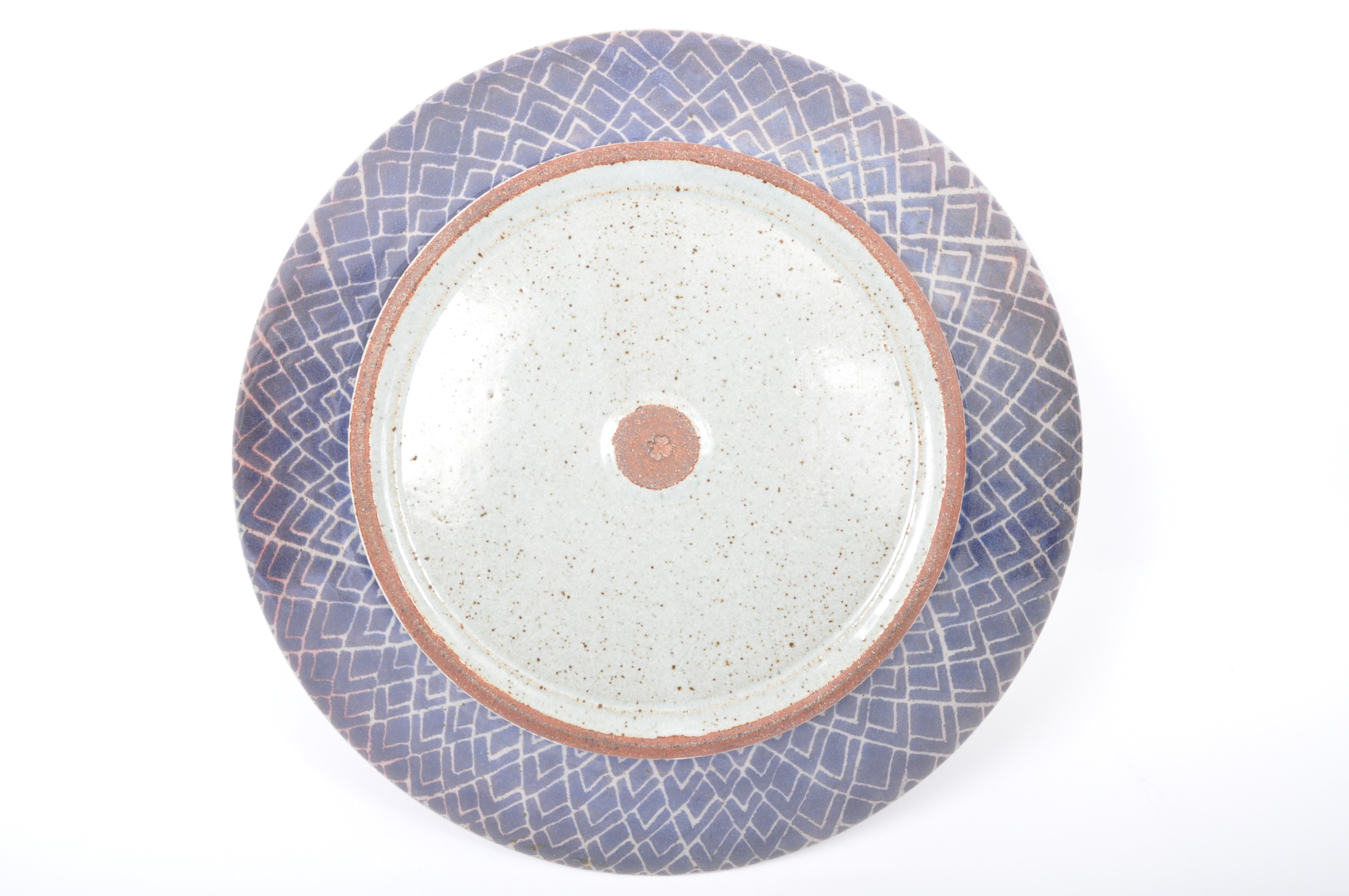 VINTAGE DESMOND CLOVER STUDIO POTTERY PLATE - Image 7 of 10