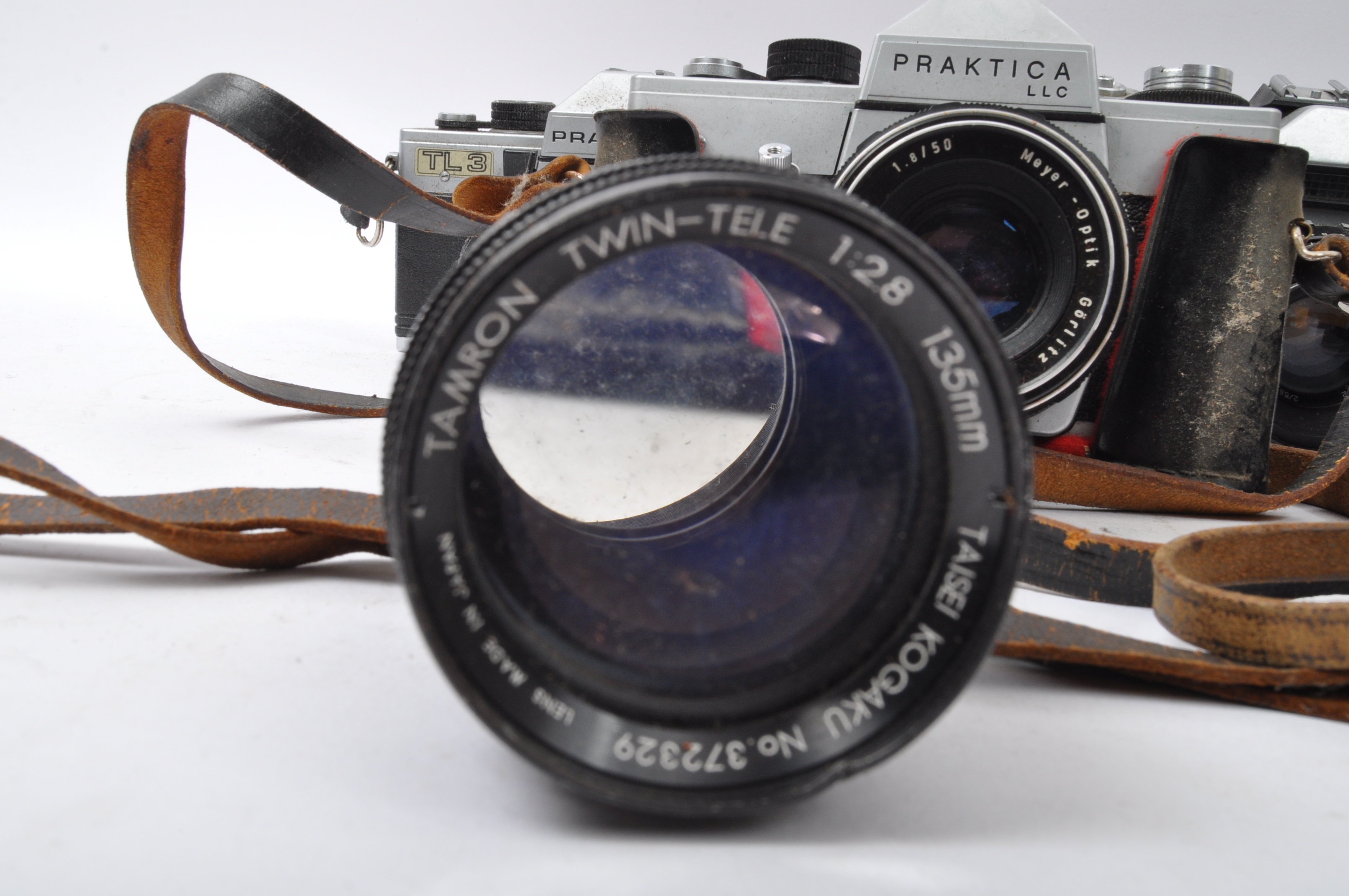 COLLECTION OF 20TH CENTURY CAMERAS & LENSES - Image 3 of 6