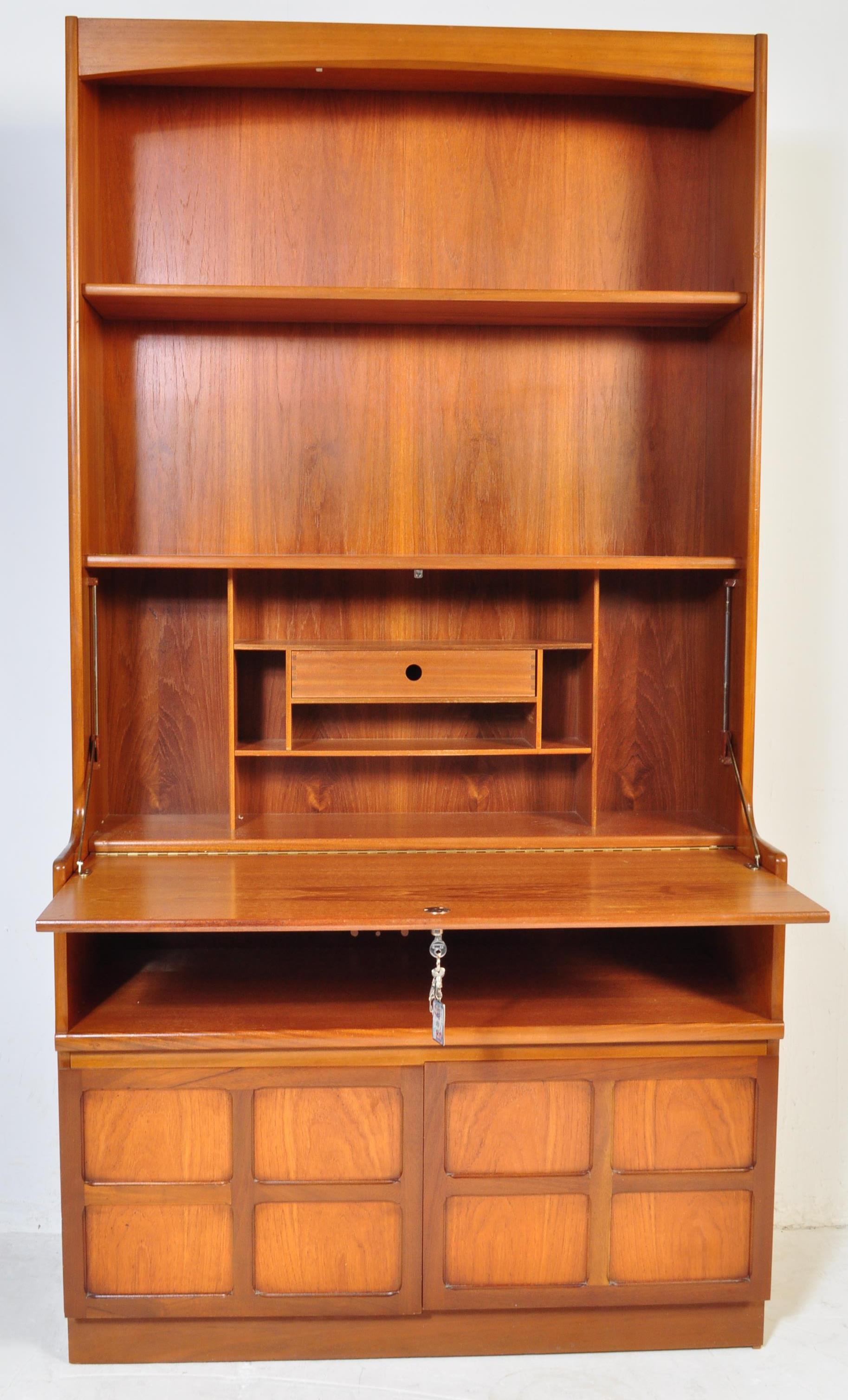 NATHAN SQUARES PATTERN UPRIGHT DISPLAY CABINET HIGHBOARD - Image 3 of 6