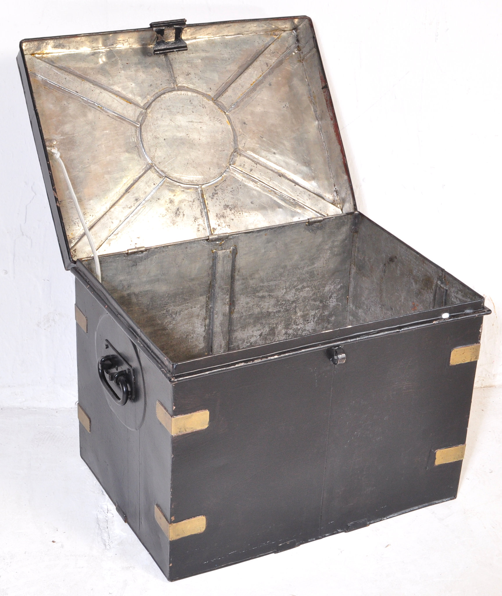 EARLY 20TH CENTURY BLACK METAL & BRASS DEEDS BOX - Image 4 of 5