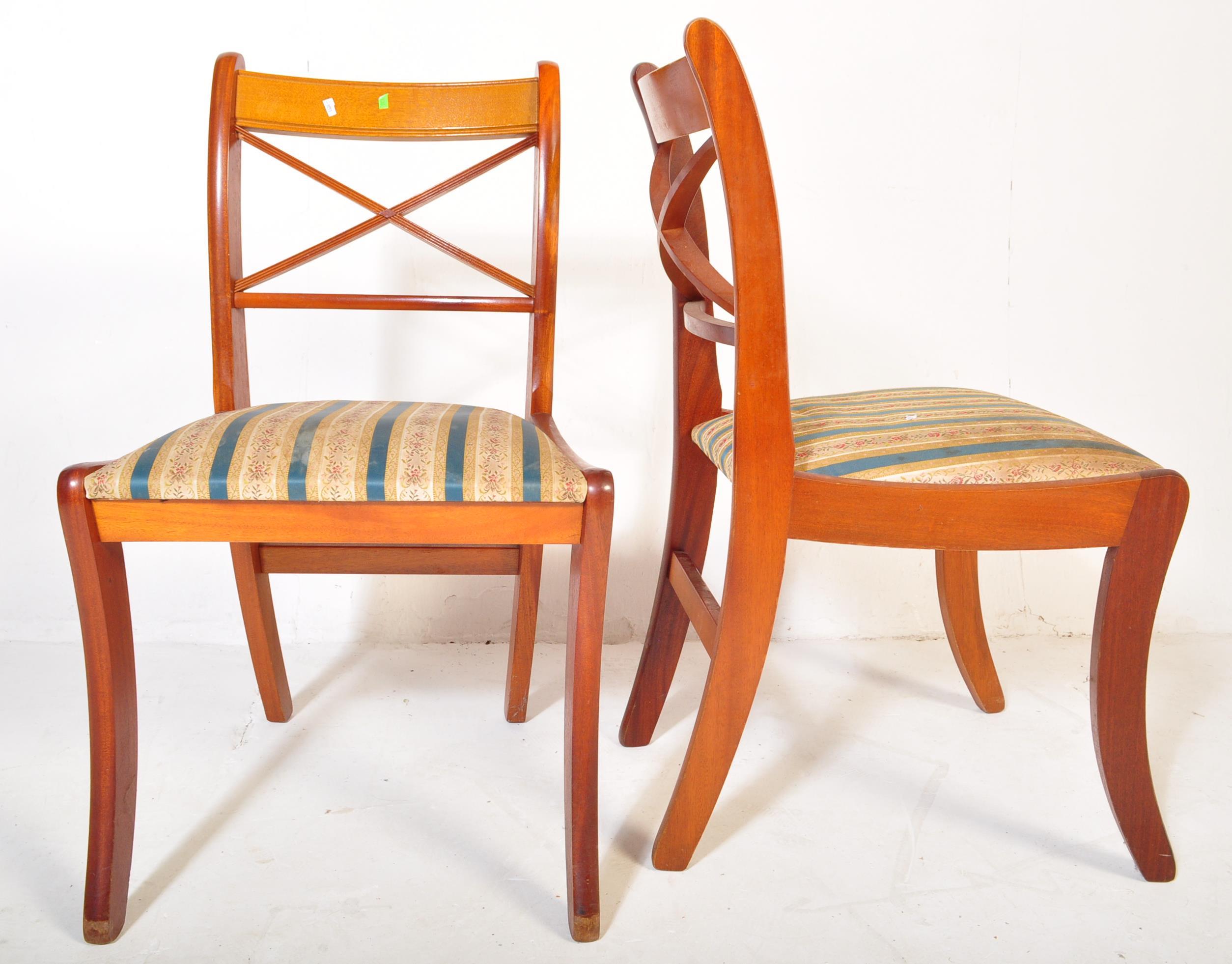 20TH CENTURY YEW WOOD VENEER DINING TABLE W/ CHAIRS - Image 4 of 5