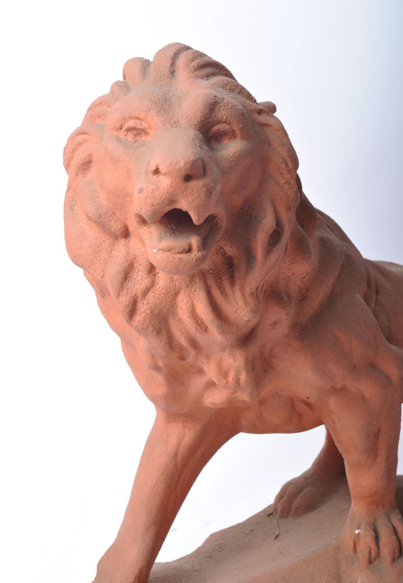 19TH CENTURY TERRACOTTA MAQUETTE SCULPTURE OF A LION - Image 5 of 7