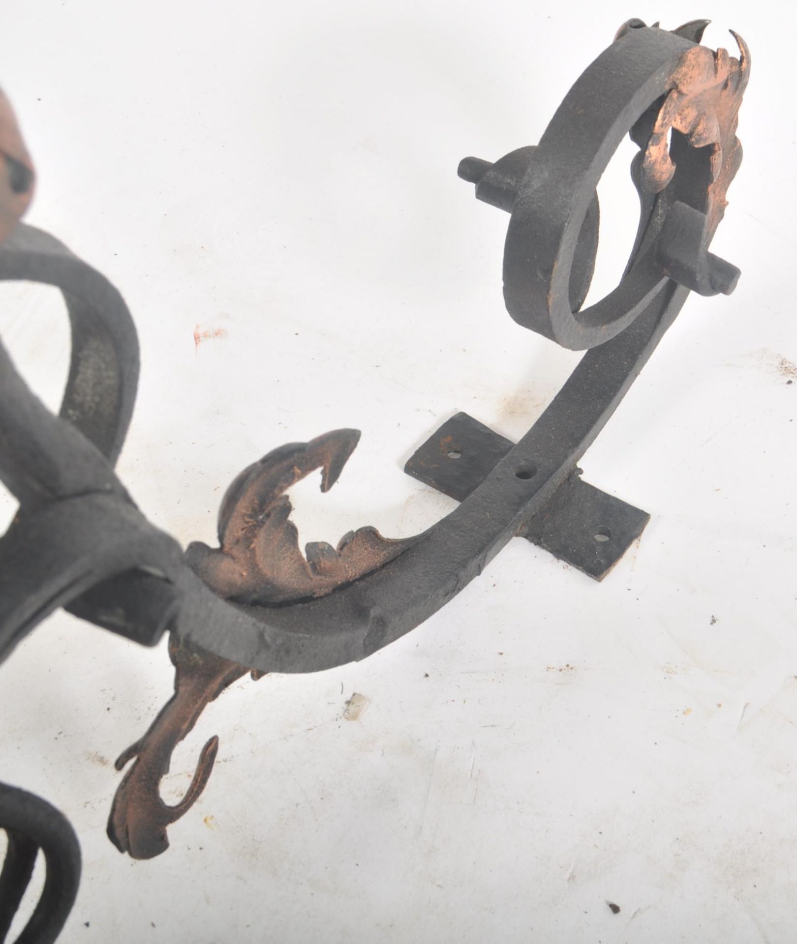 PAIR OF ARTS & CRAFTS MANNER WROUGHT IRON & COPPER WALL LIGHTS - Image 8 of 8