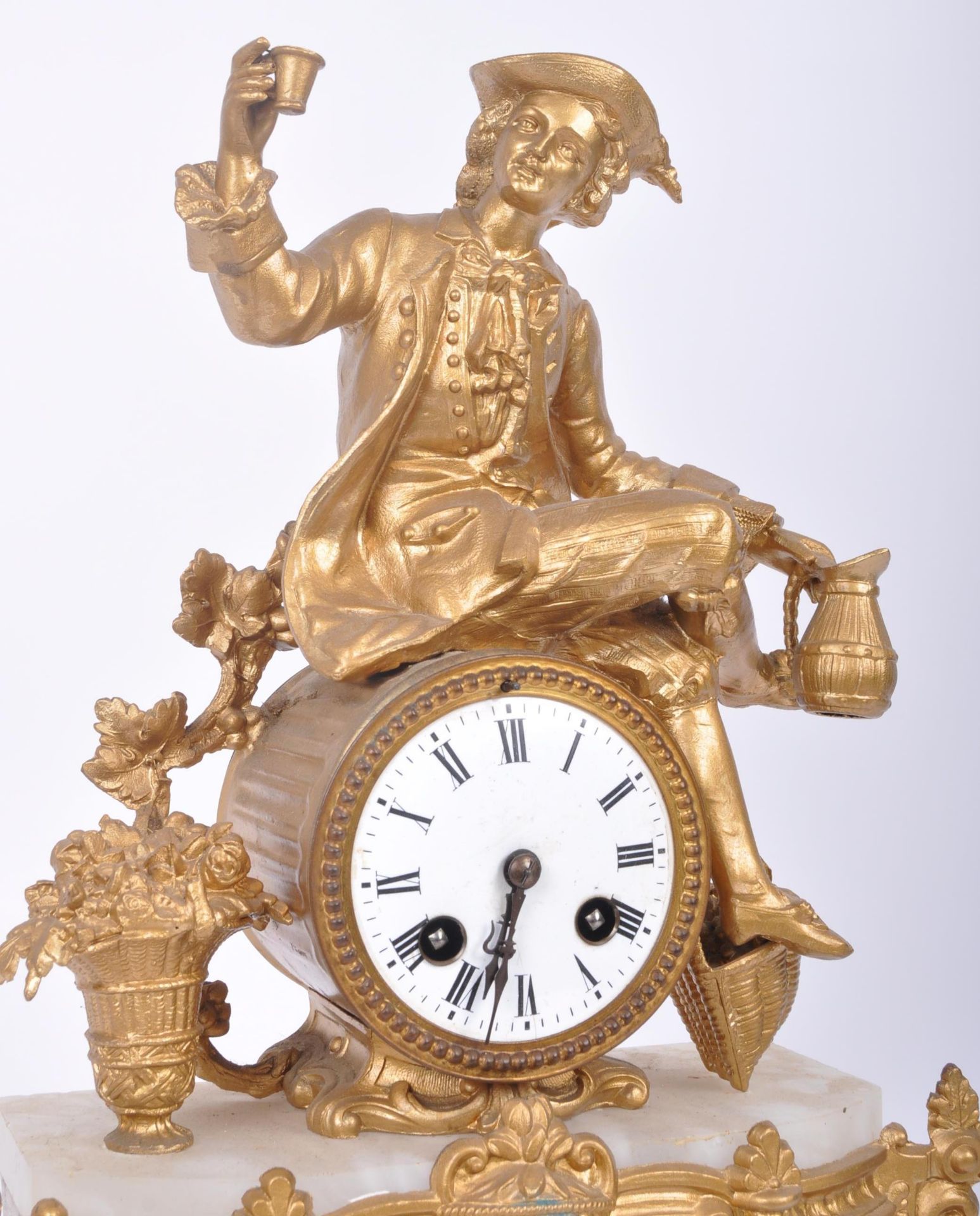 19TH CENTURY FRENCH 8 DAY GILT ORMOLU & MARBLE CLOCK - Image 3 of 10