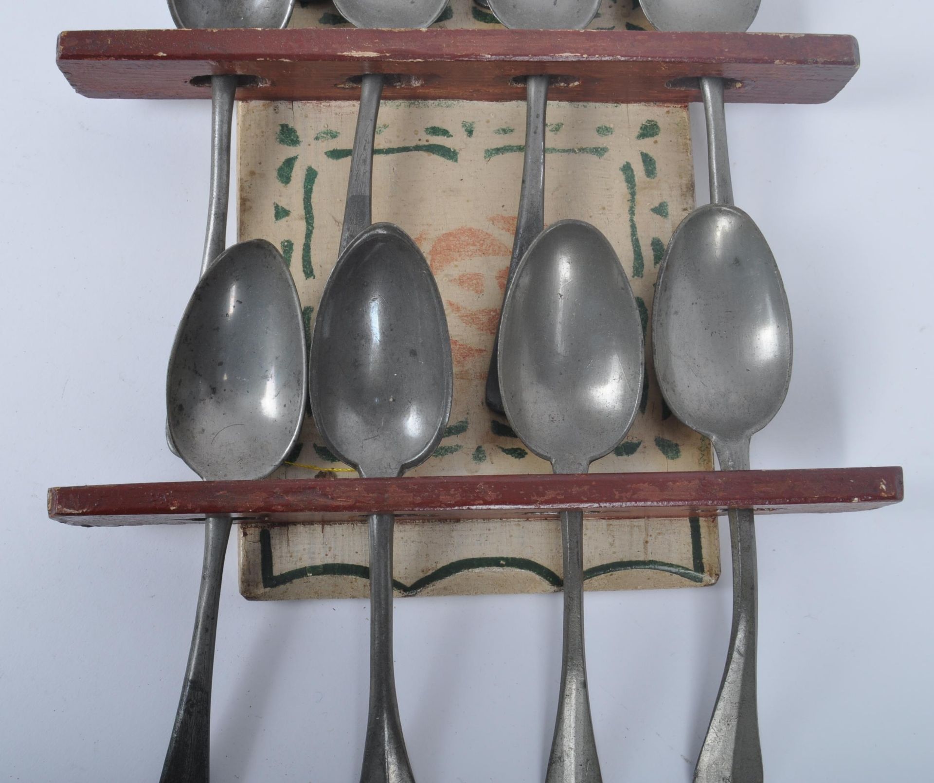 19TH CENTURY DUTCH PAINTED TABLE SPOON WALL RACK - Image 2 of 4