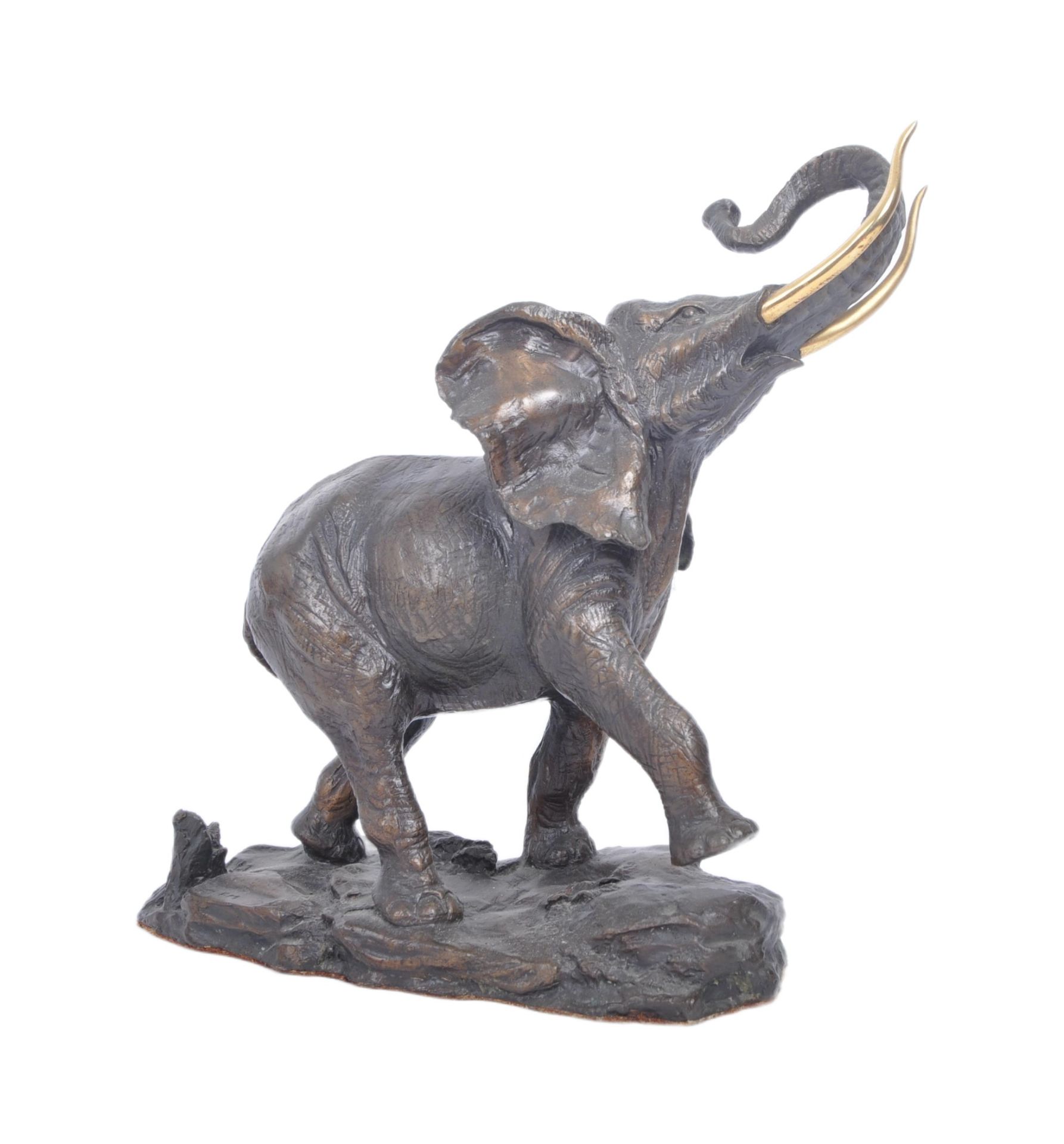 20TH CENTURY PATINATED BRONZE ELEPHANT FIGURINE